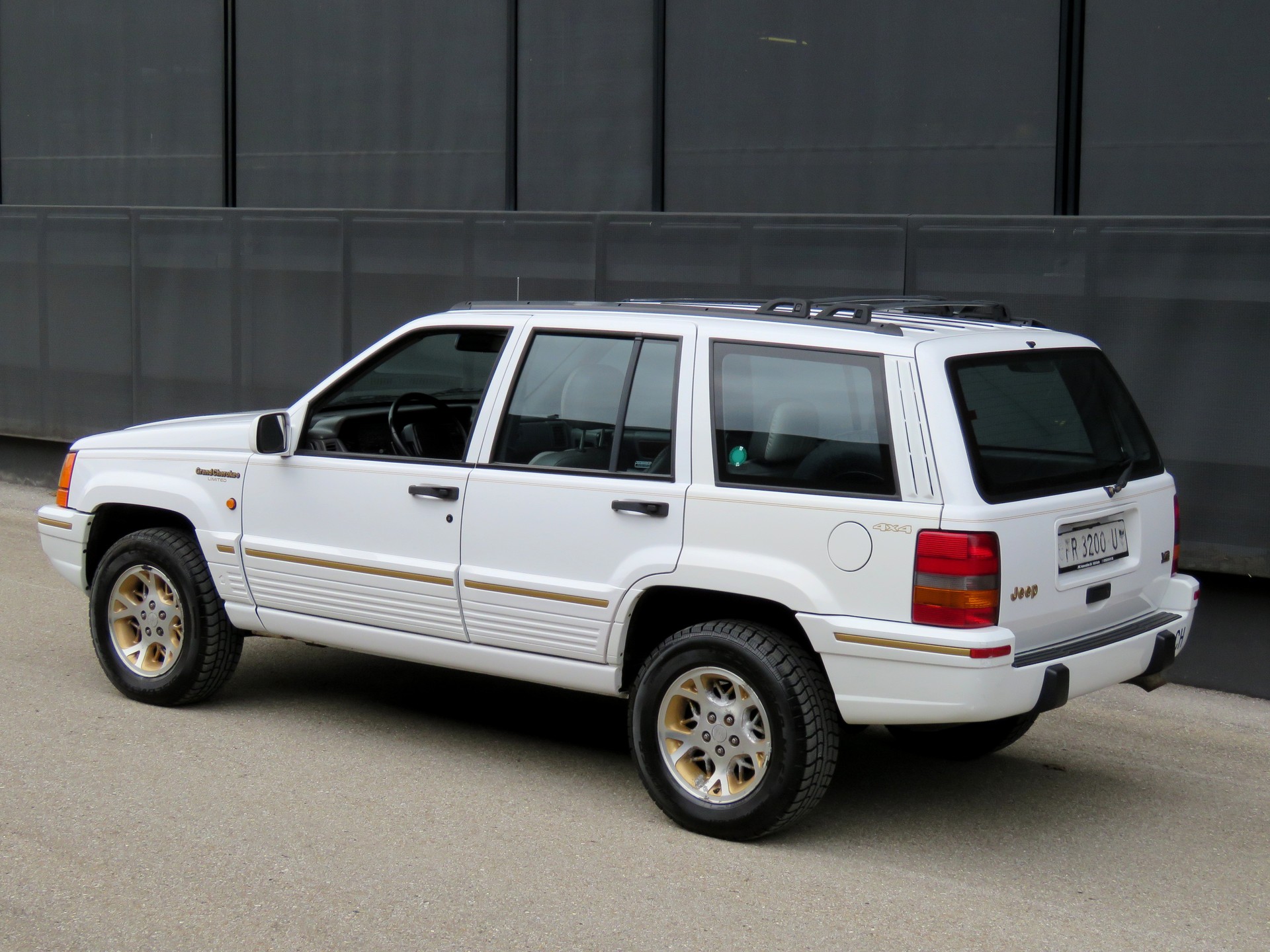 JEEP Grand Cherokee 5.2 Ltd.-image-1