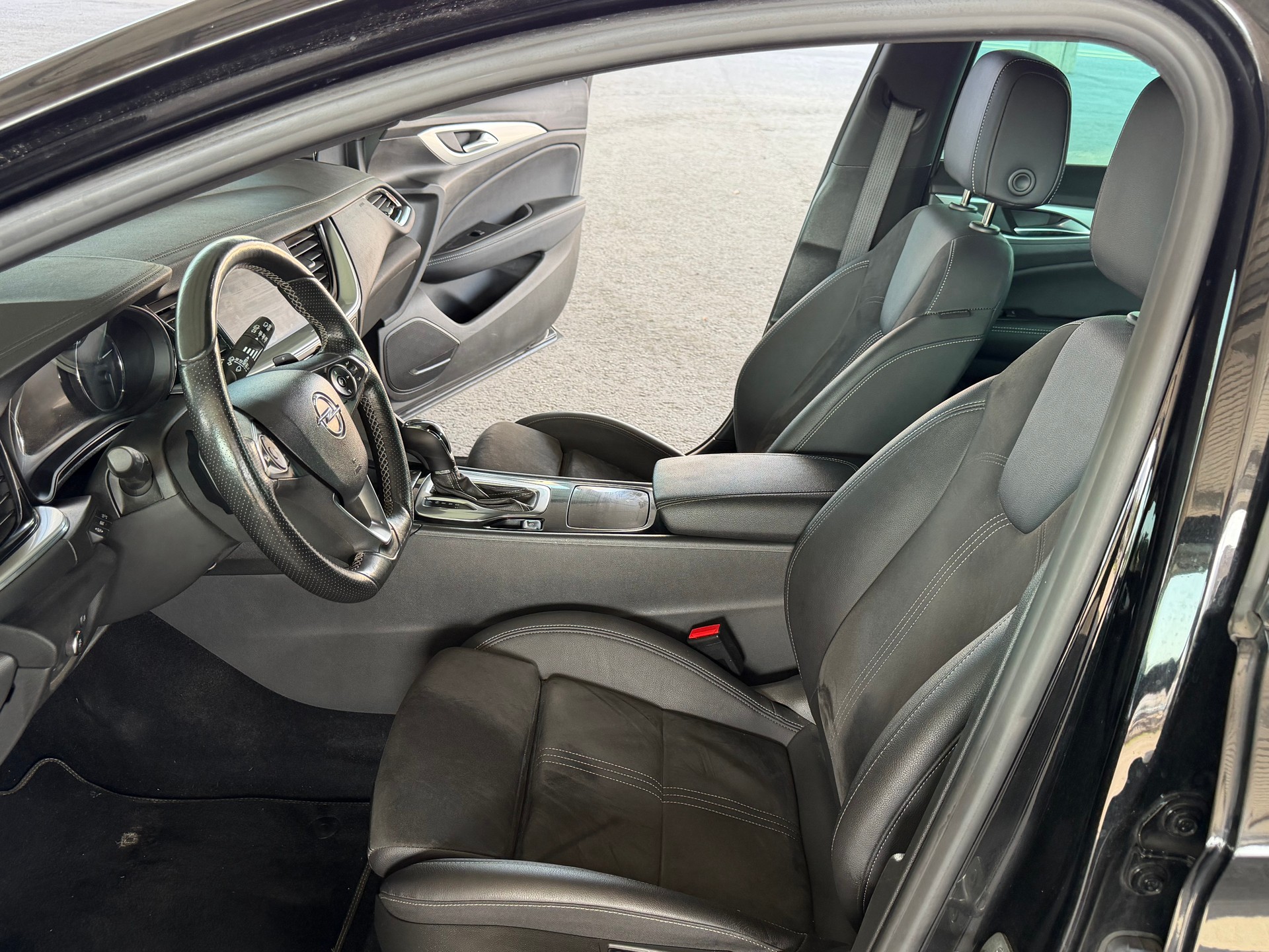 OPEL Insignia 2.0 T Sports Tourer GSi Automatic-image-10