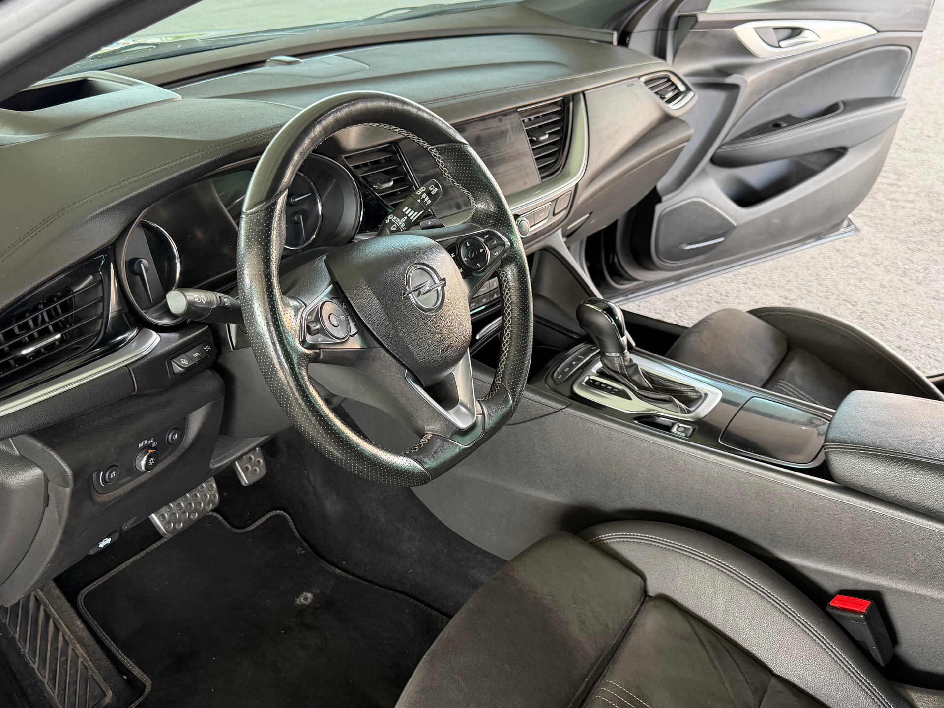 OPEL Insignia 2.0 T Sports Tourer GSi Automatic-image-11
