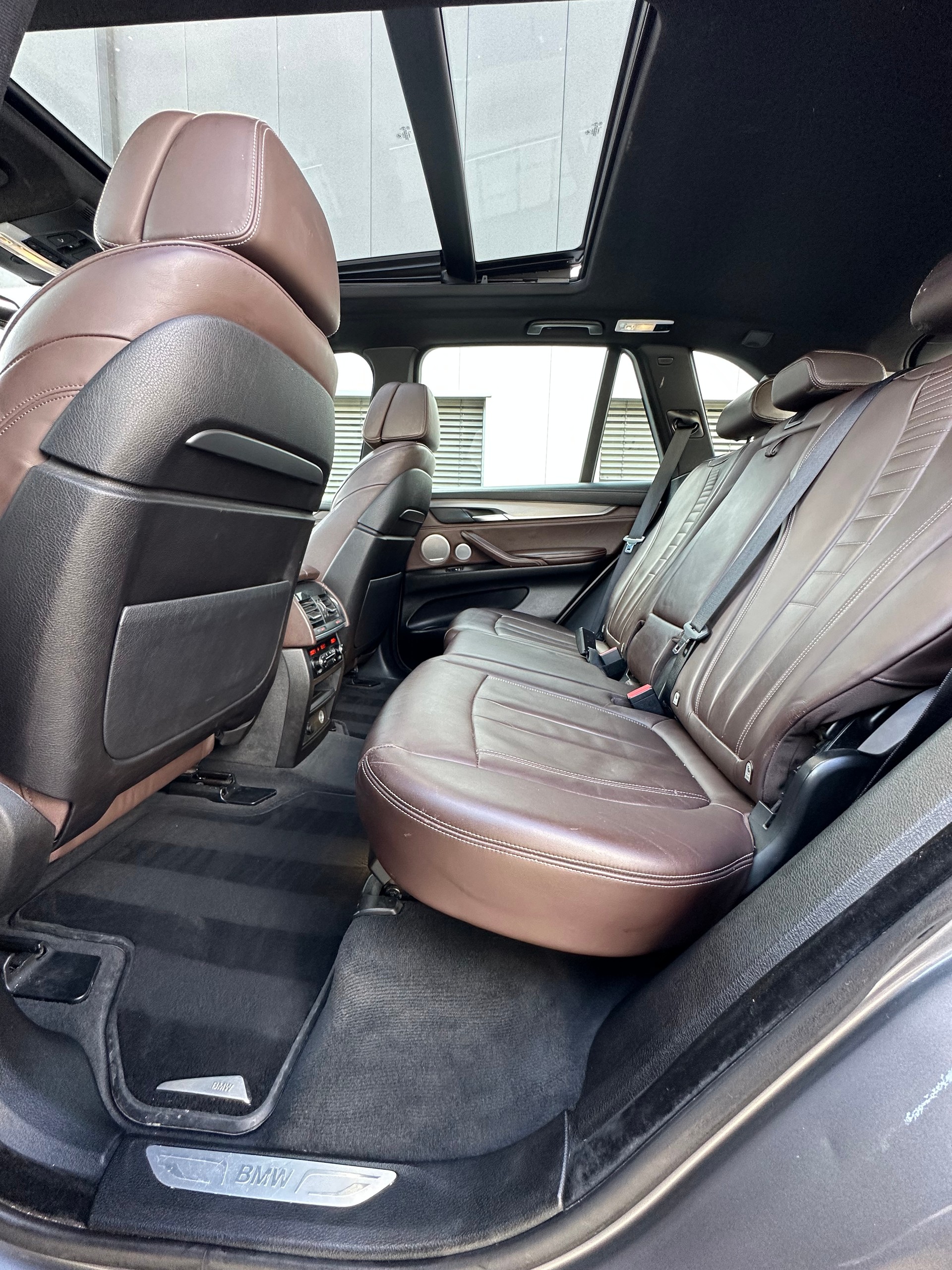BMW X5 xDrive 50i Steptronic-image-9