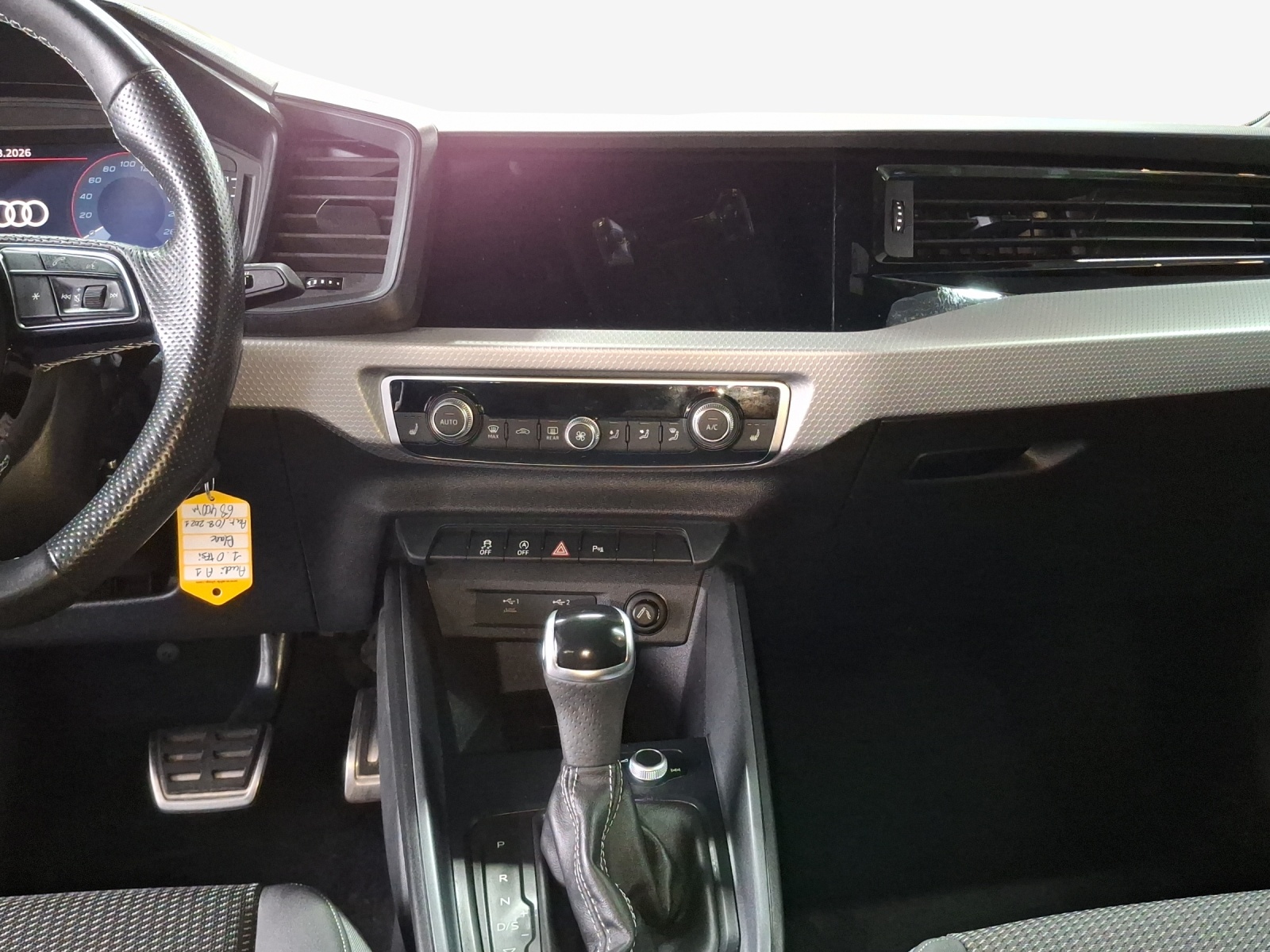 AUDI A1 Sportback 30 TFSI S Line Attraction S-tronic-image-9