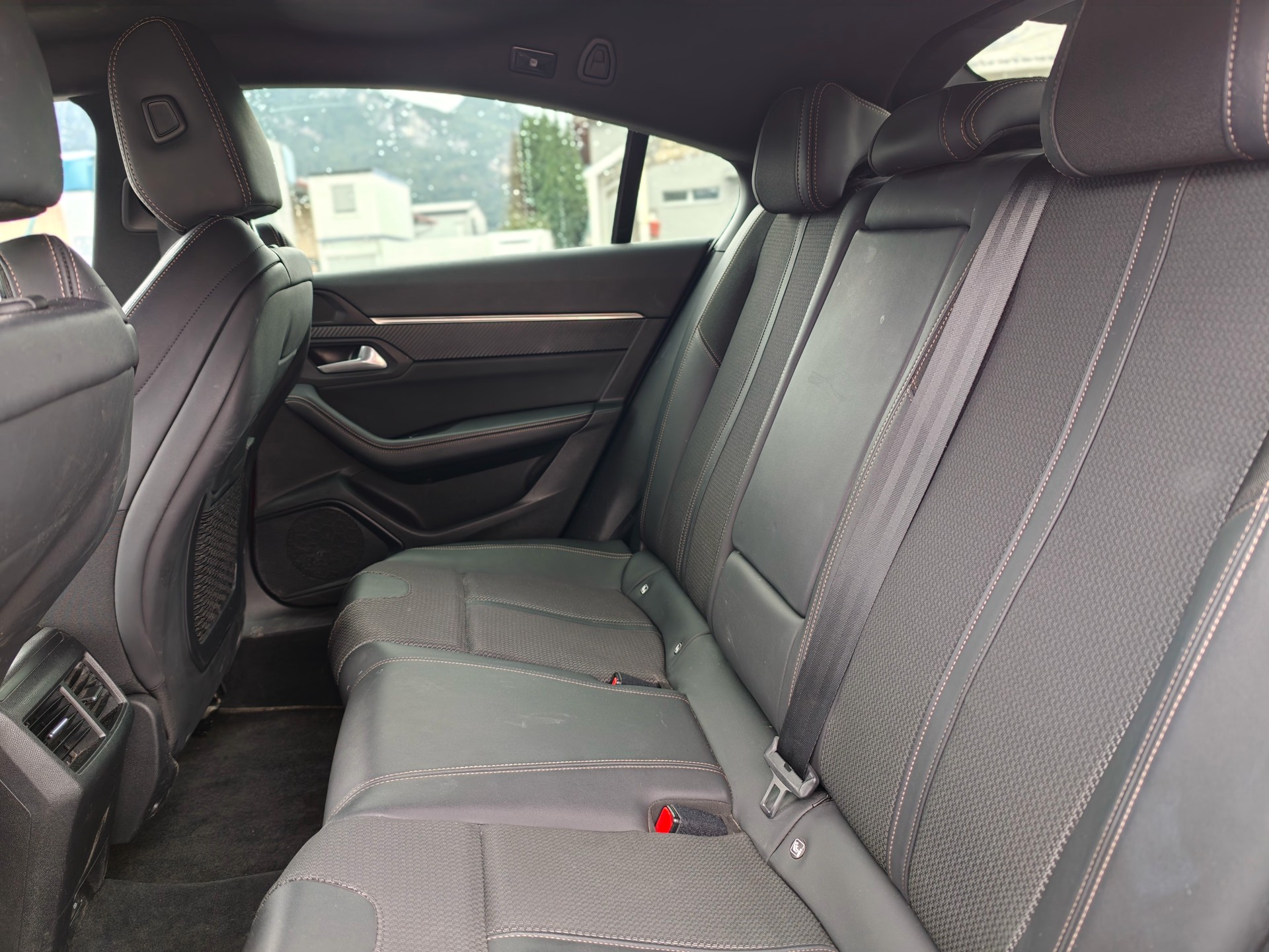 PEUGEOT 508 1.5 Blue HDI GT Line EAT8-image-5