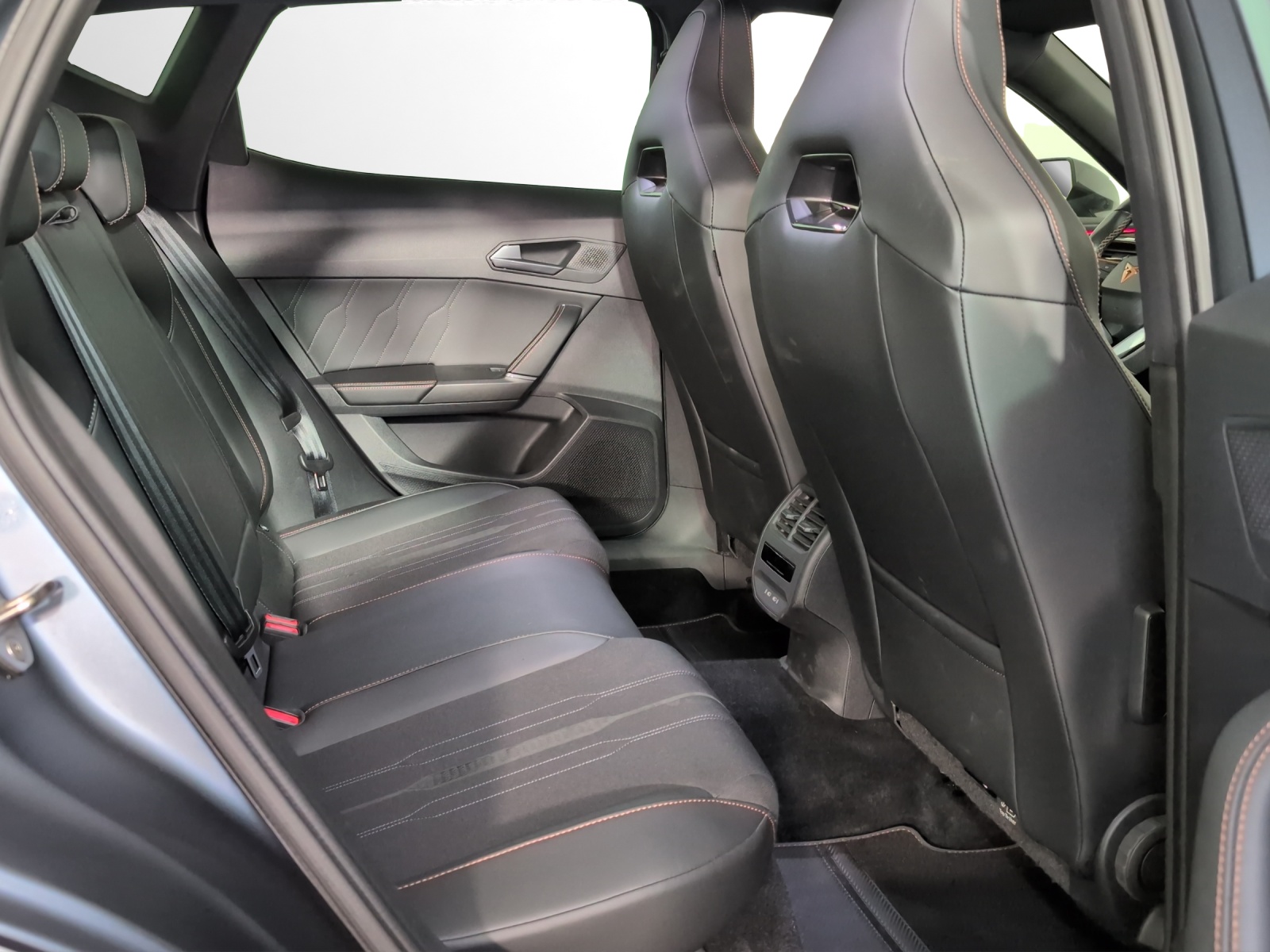 CUPRA Formentor 2.0TSI VZ DSG-image-8