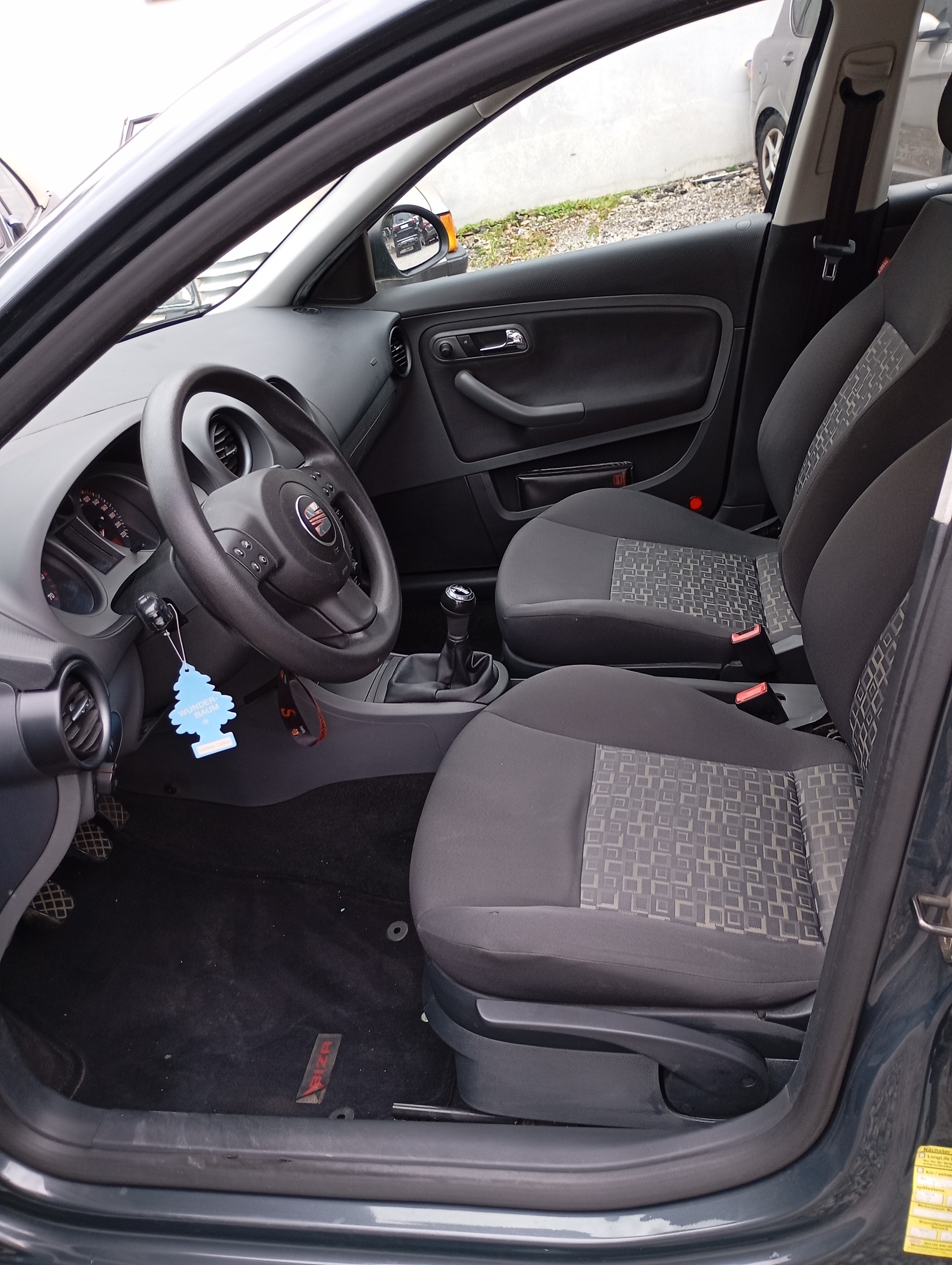SEAT Ibiza 1.4 16V Shake-image-9