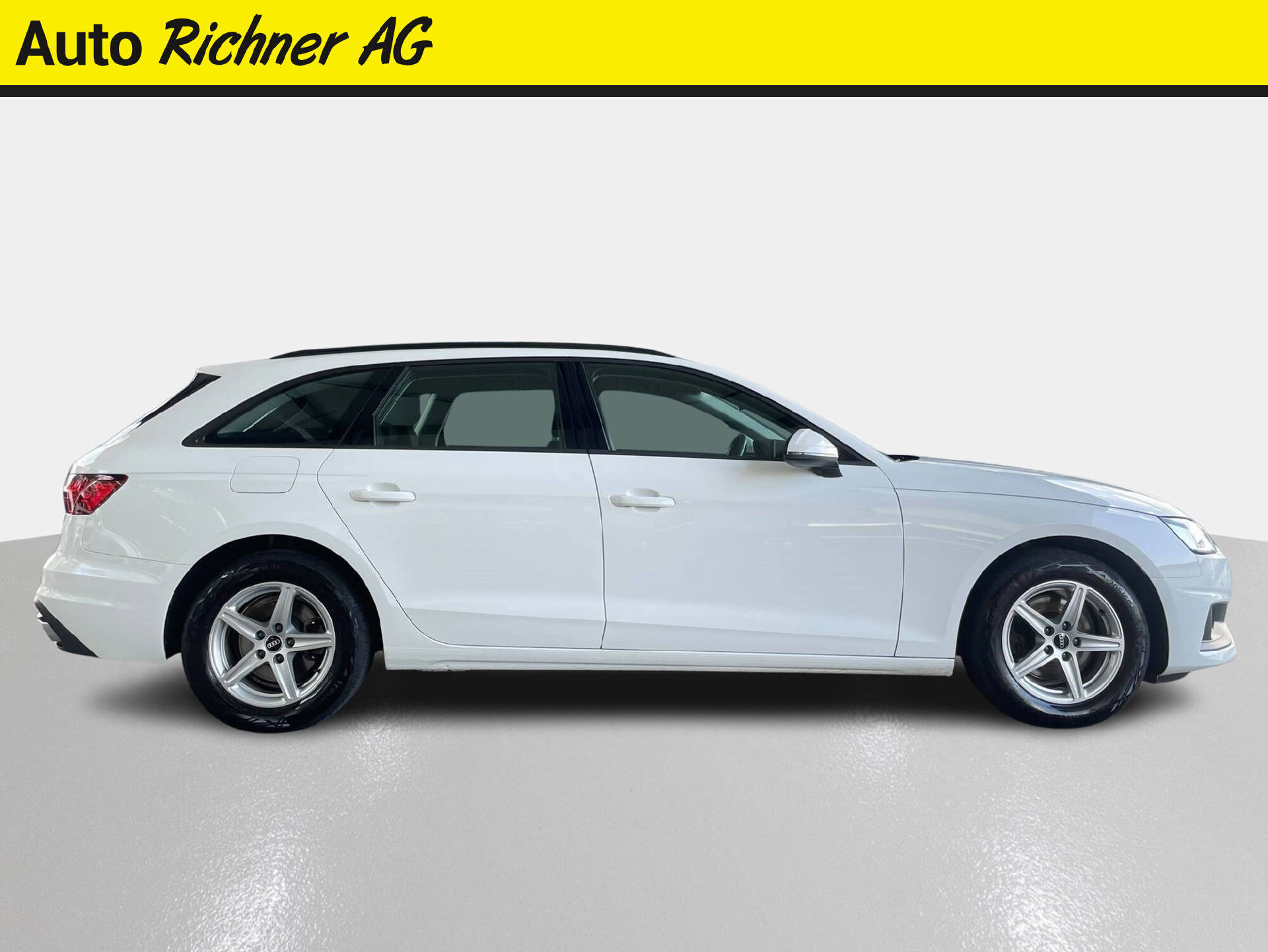 AUDI A4 Avant 2.0 35 TDI Attraction S-Tronic-image-2