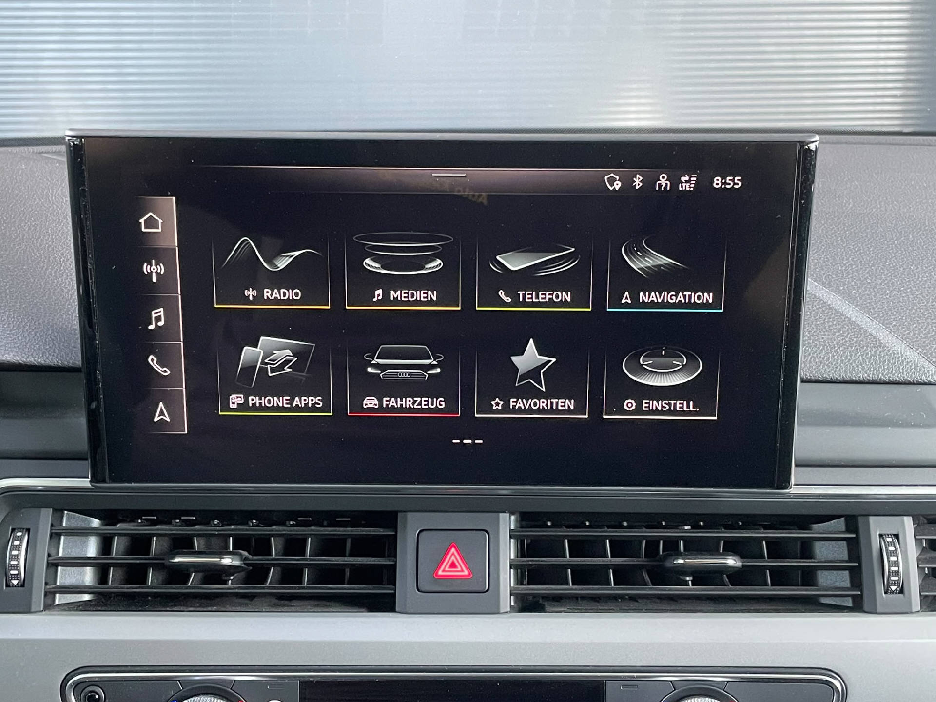 AUDI A4 Avant 2.0 35 TDI Attraction S-Tronic-image-14