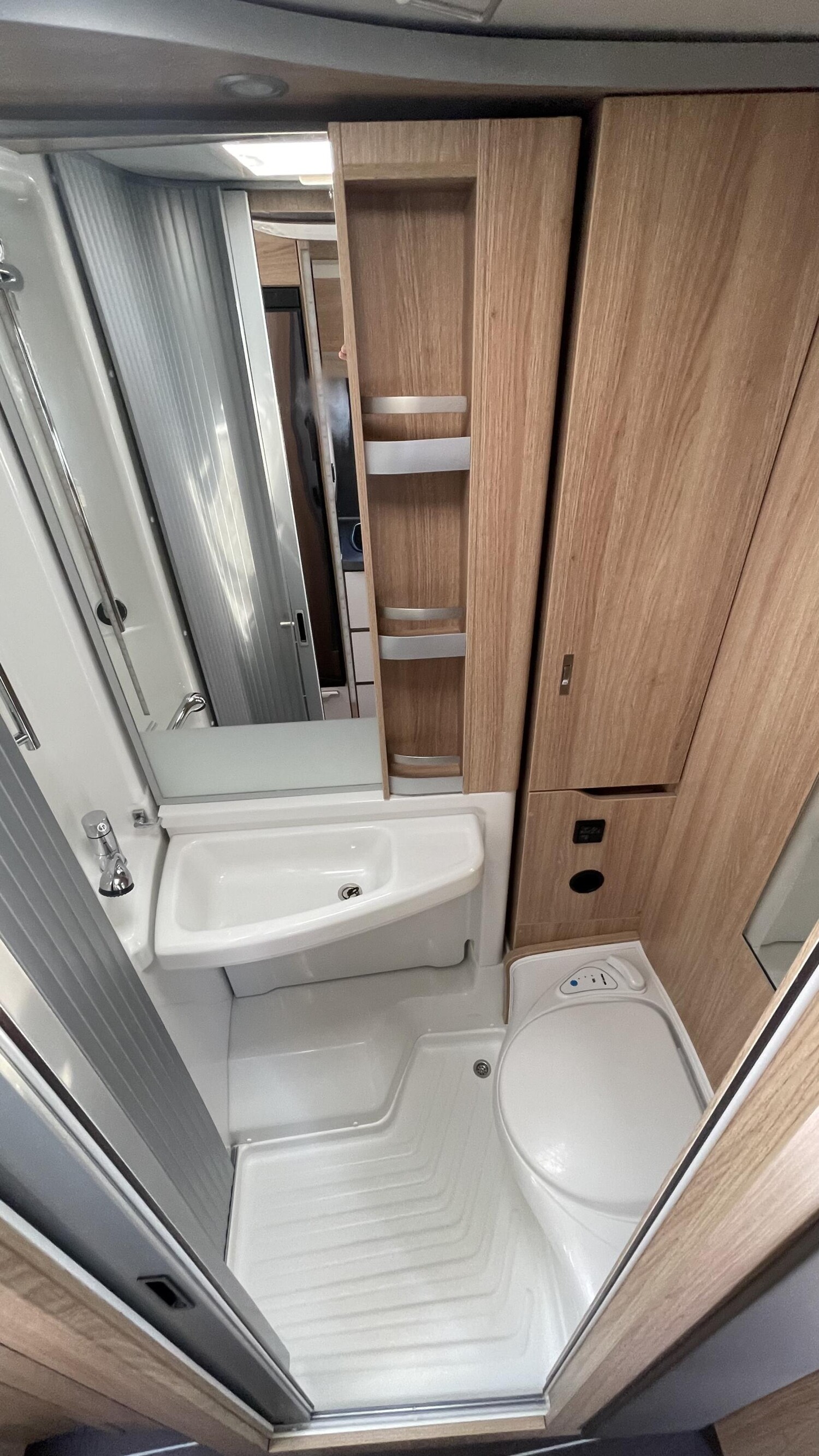 KNAUS Sky Ti PLATINUM SELECTION 650 MEG-image-15