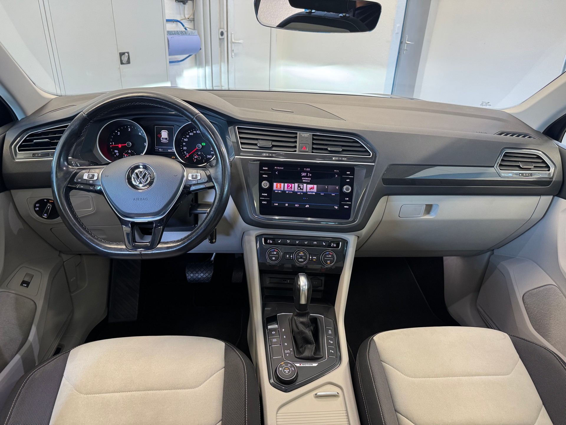 VW Tiguan 2.0 TDI SCR Highline 4Motion DSG-image-9