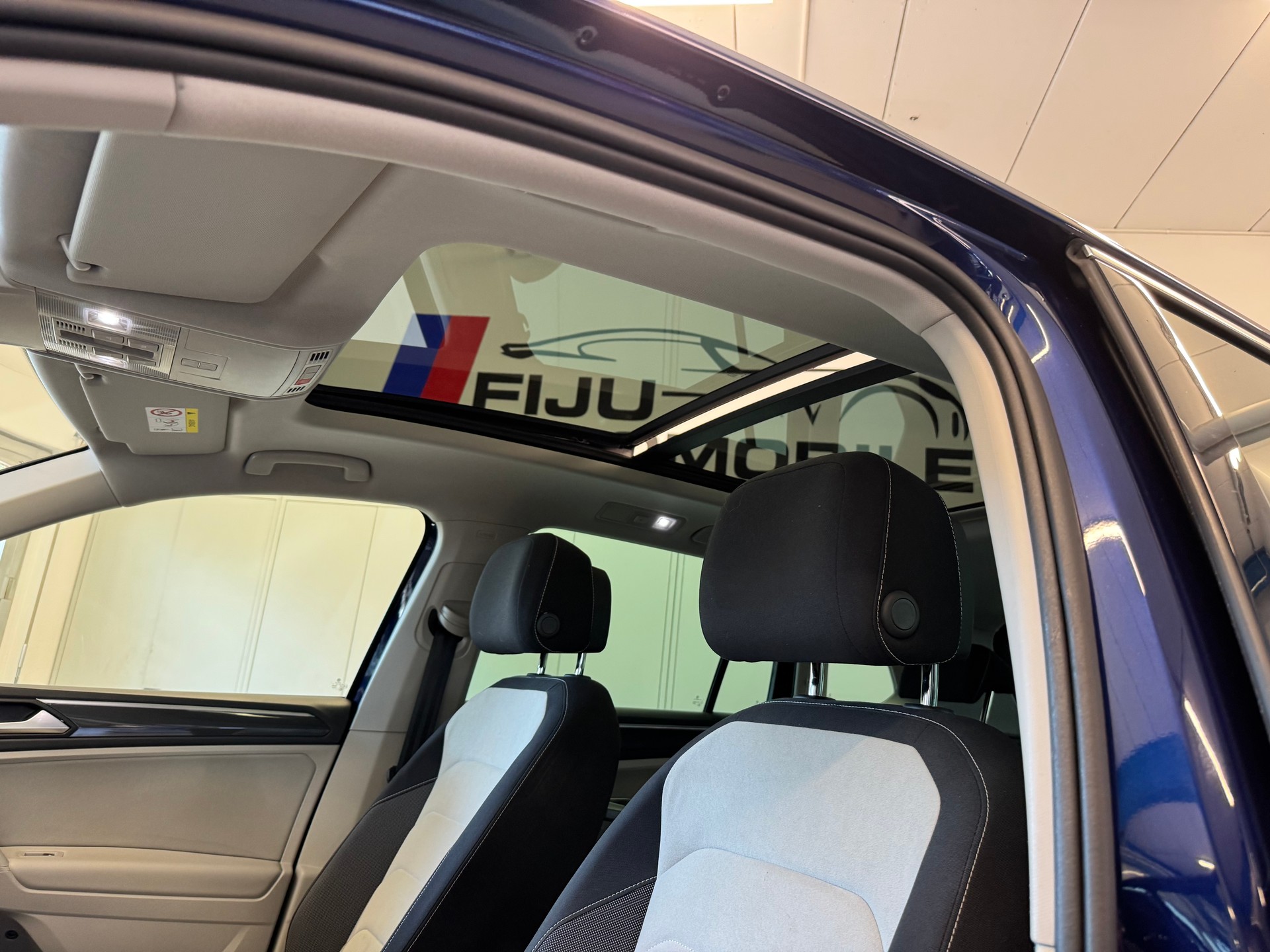 VW Tiguan 2.0 TDI SCR Highline 4Motion DSG-image-8