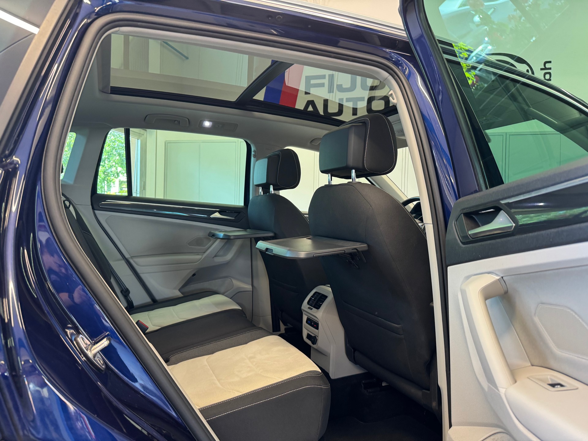 VW Tiguan 2.0 TDI SCR Highline 4Motion DSG-image-12