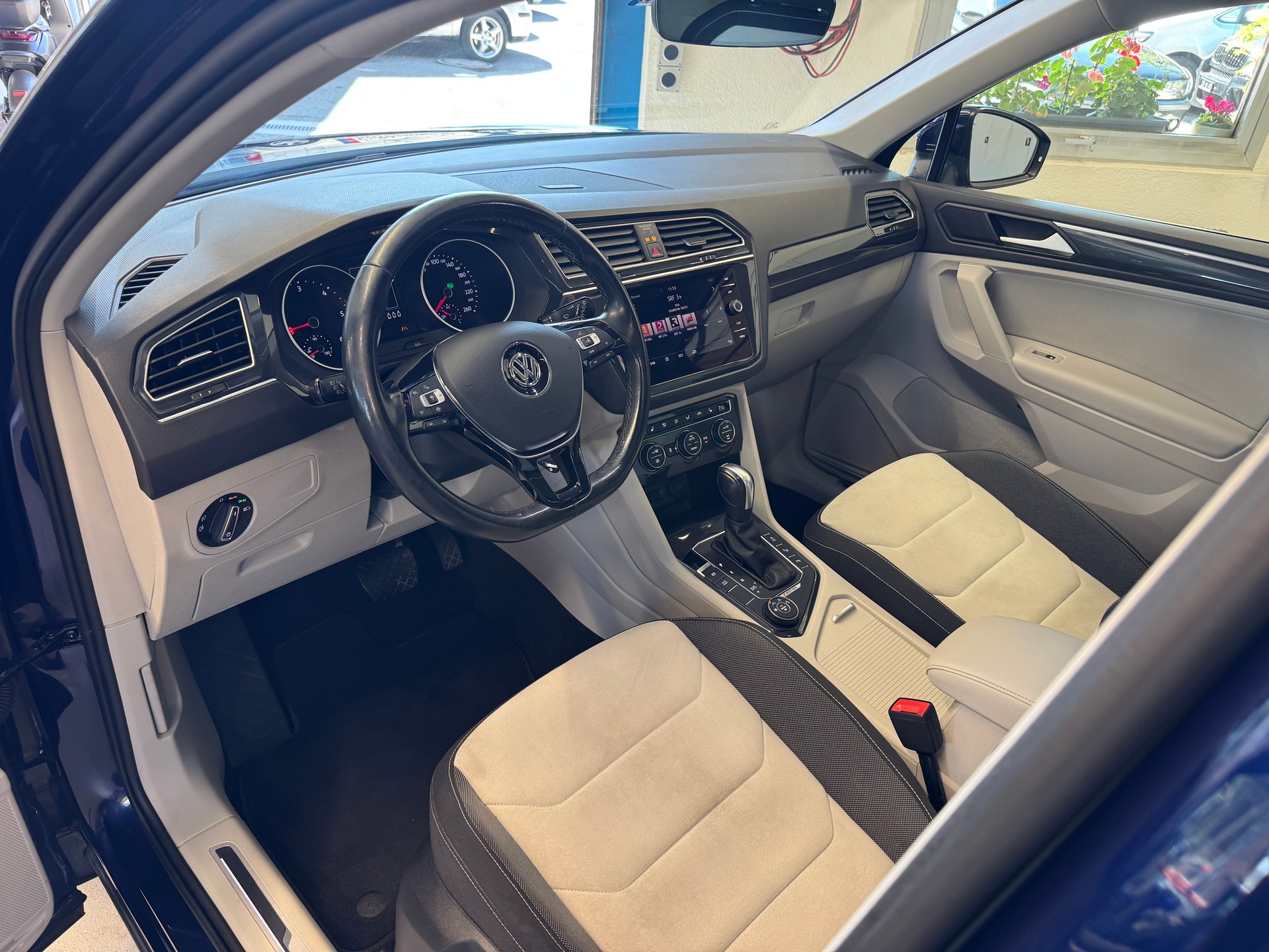 VW Tiguan 2.0 TDI SCR Highline 4Motion DSG-image-7