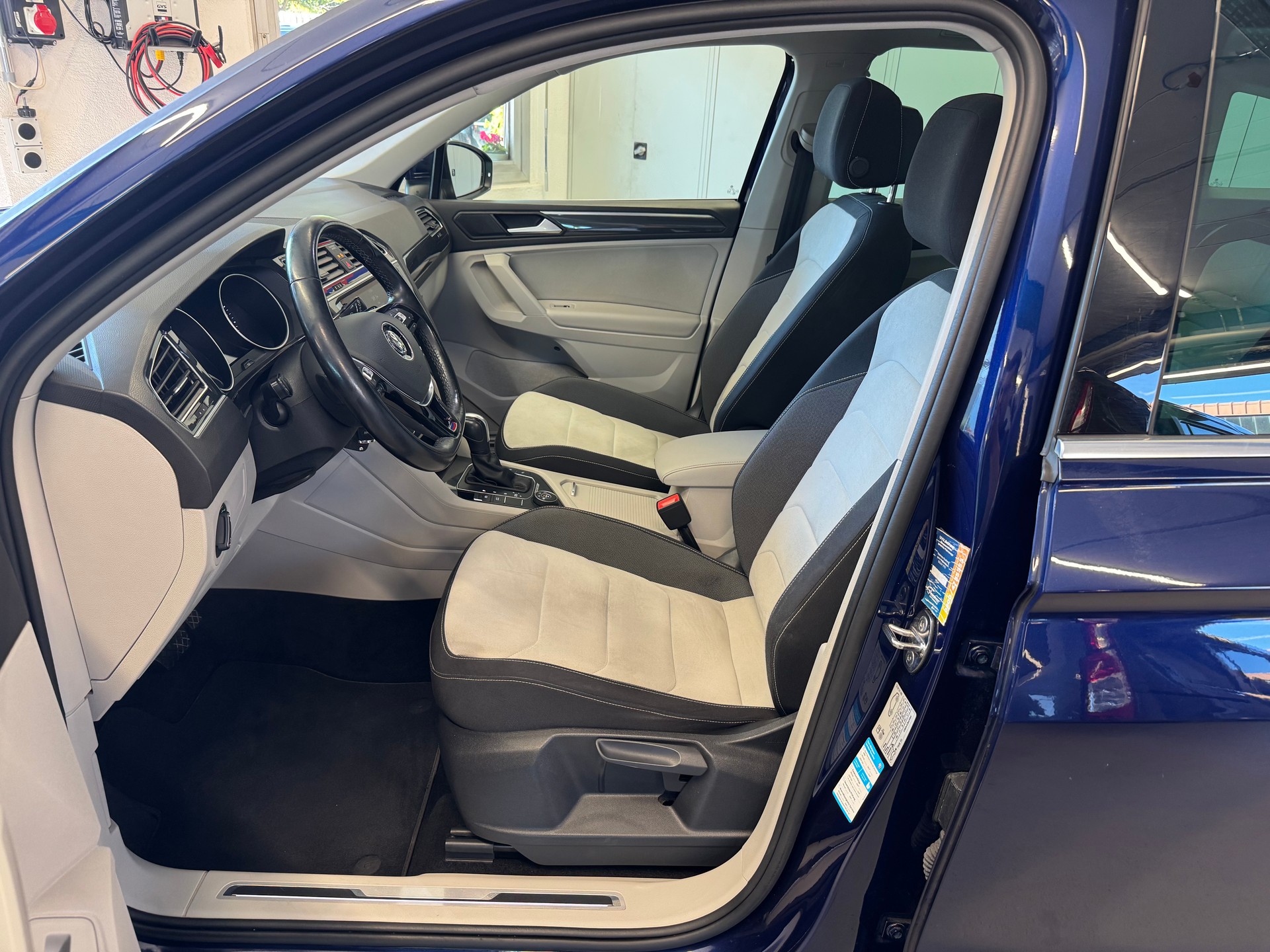 VW Tiguan 2.0 TDI SCR Highline 4Motion DSG-image-6