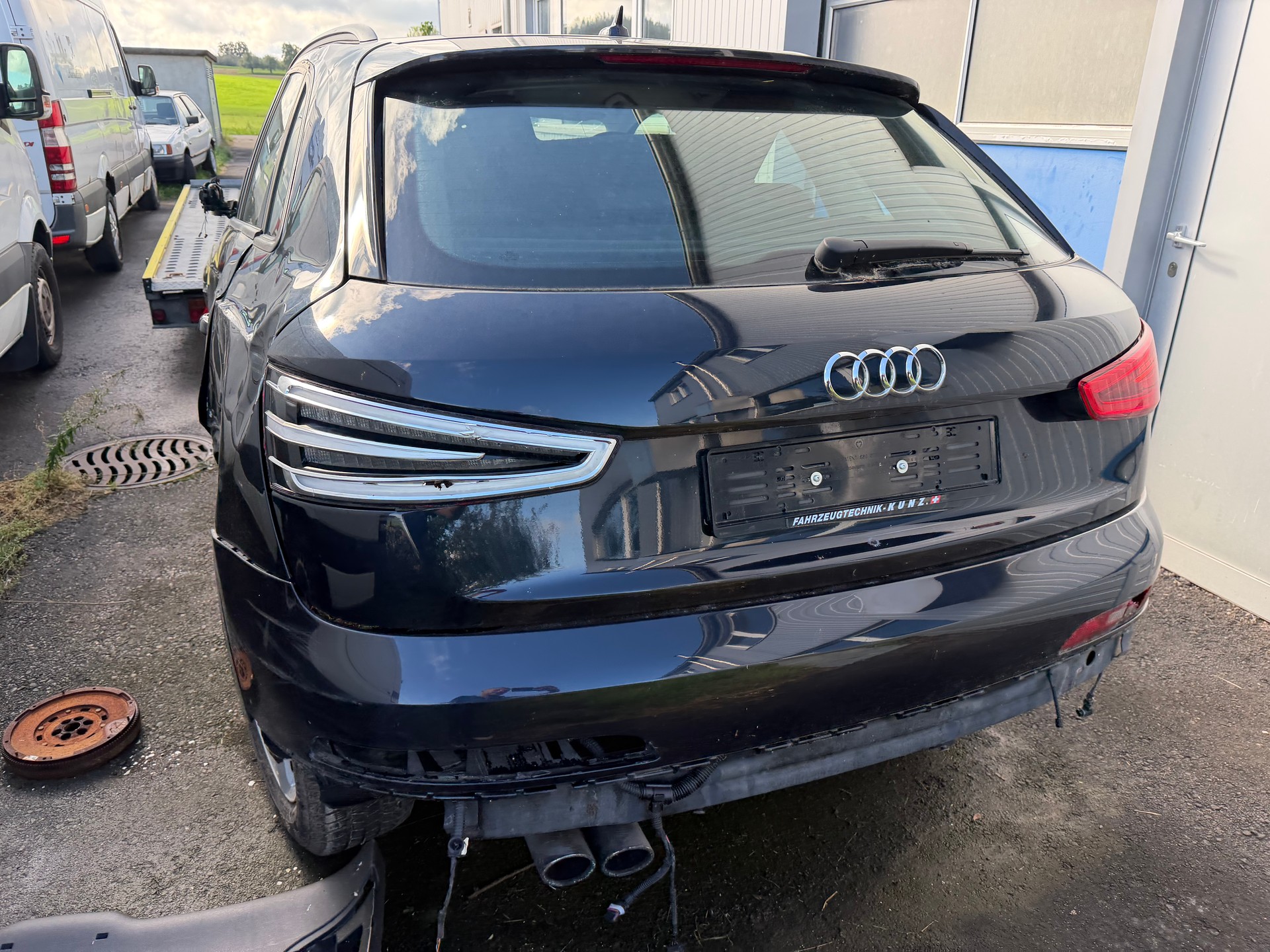 AUDI Q3 2.0 TFSI quattro S-tronic-image-5