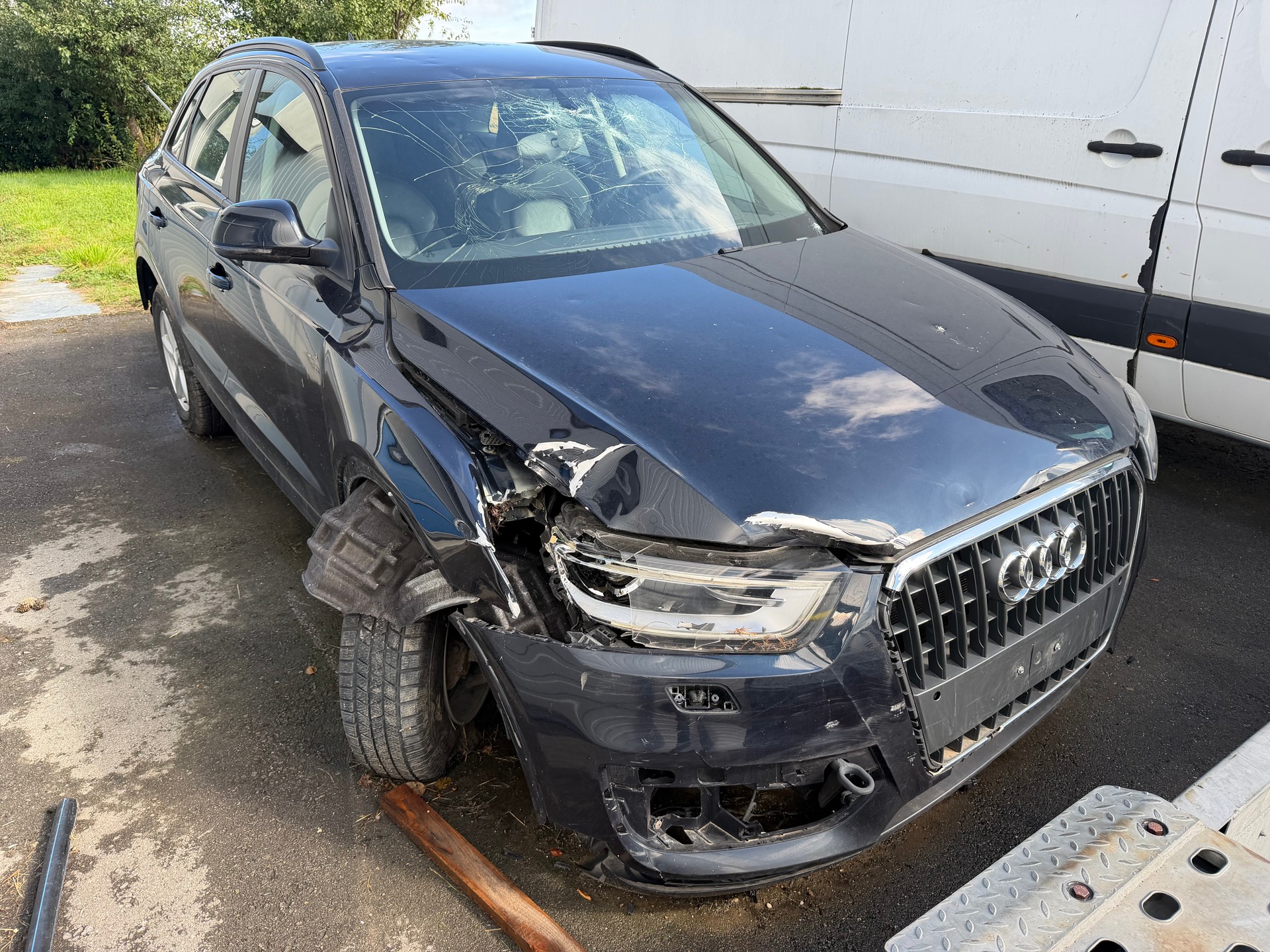 AUDI Q3 2.0 TFSI quattro S-tronic-image-0