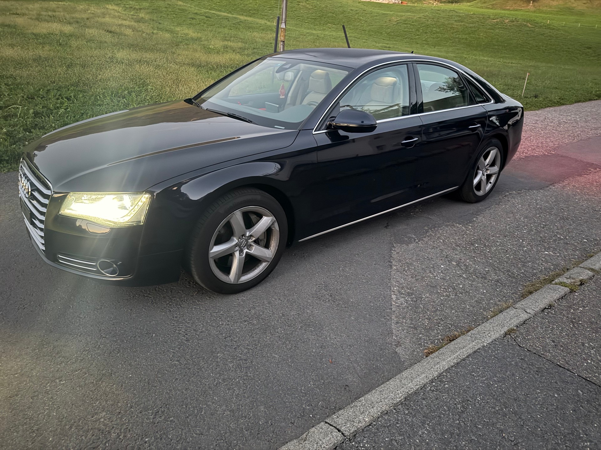 AUDI 4.2 V8 FSI quattro T-Tronic-image-0