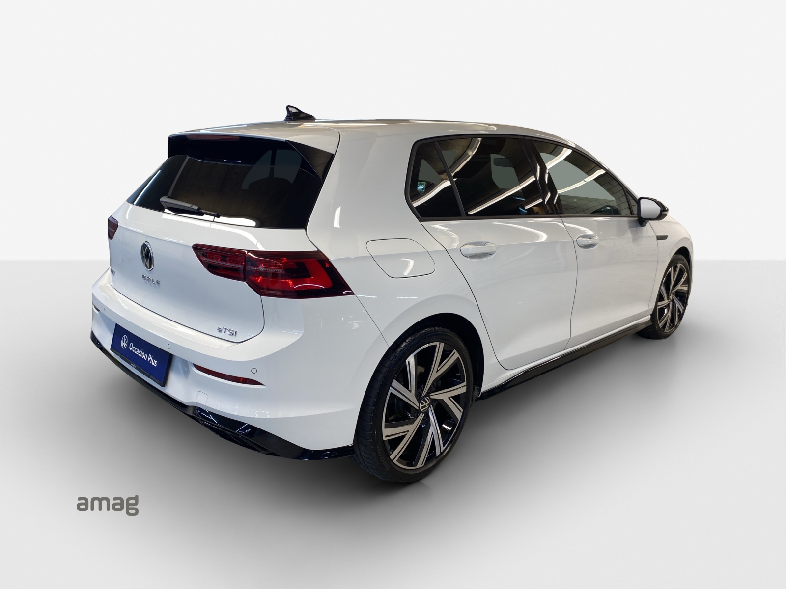 VW Golf 1.5 eTSI mHEV ACT R-Line 75 Edition DSG-image-4