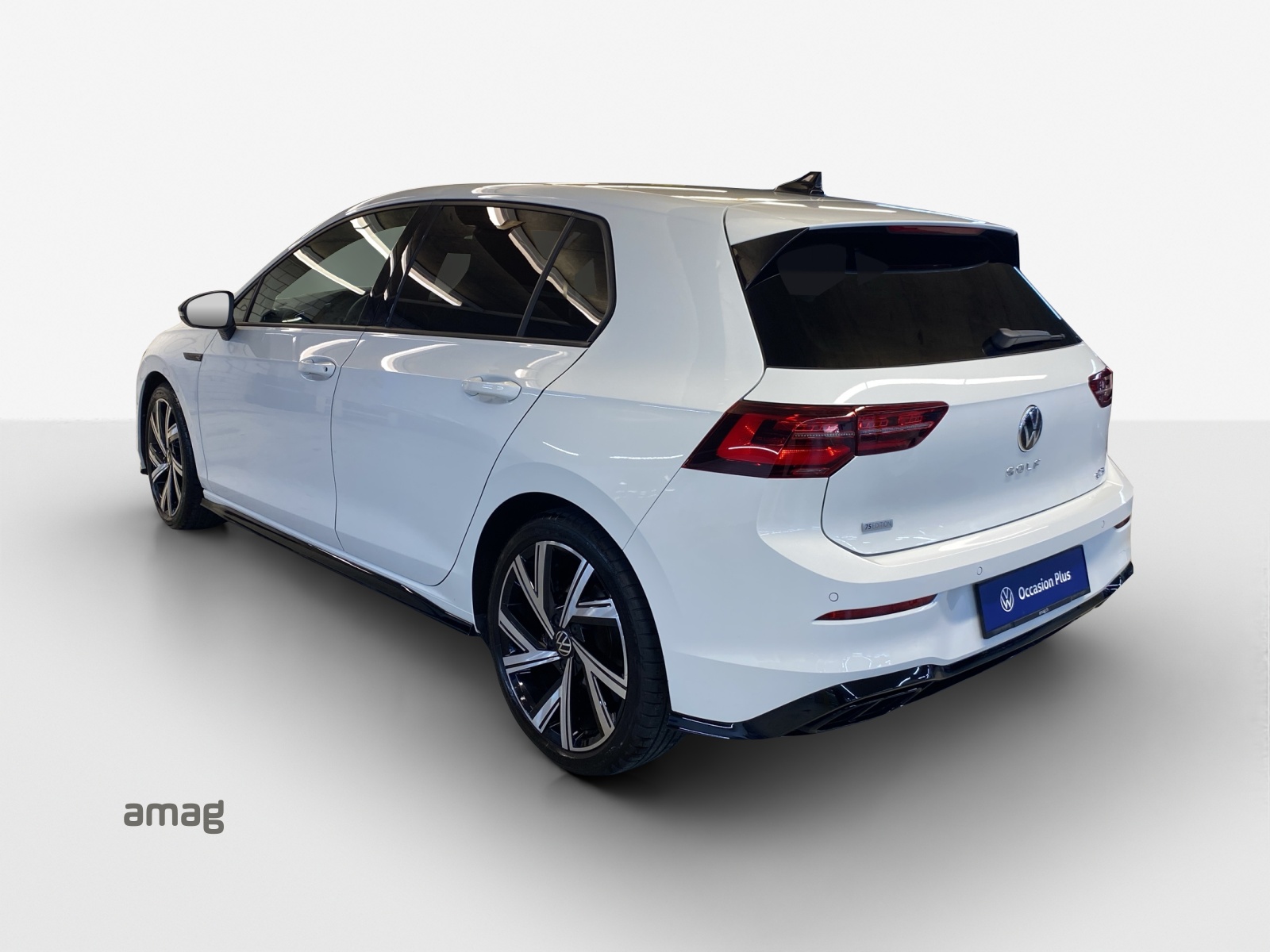 VW Golf 1.5 eTSI mHEV ACT R-Line 75 Edition DSG-image-2