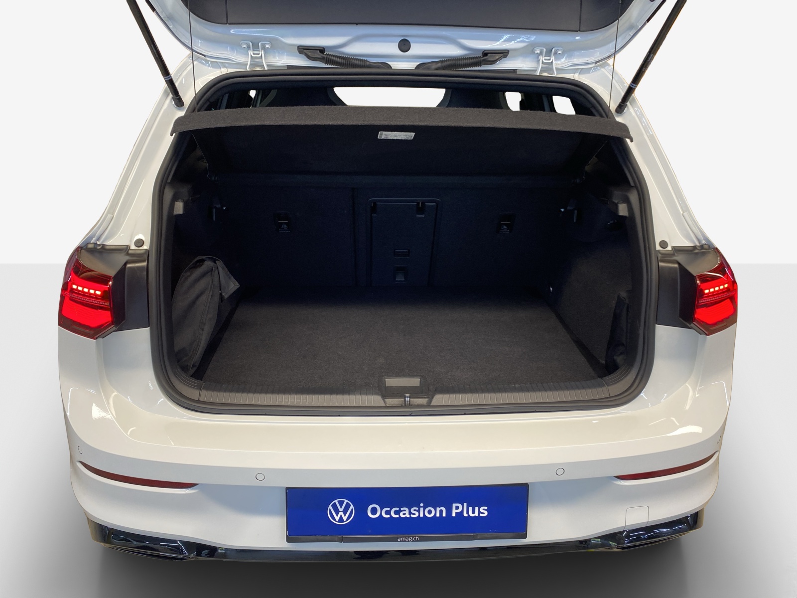 VW Golf 1.5 eTSI mHEV ACT R-Line 75 Edition DSG-image-12