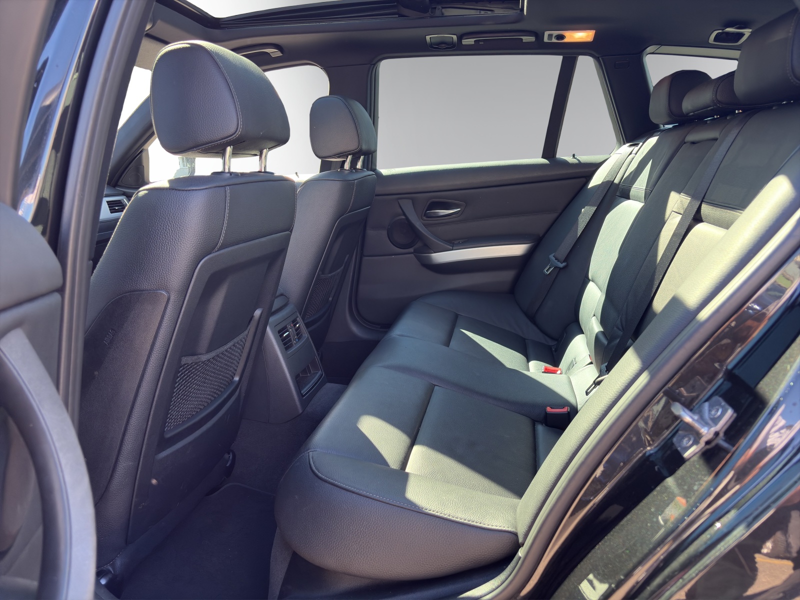 BMW 335i xDrive Touring | Panorama | AHK | Kistler Auspuff | MTS Gewindefahrwerk-image-10