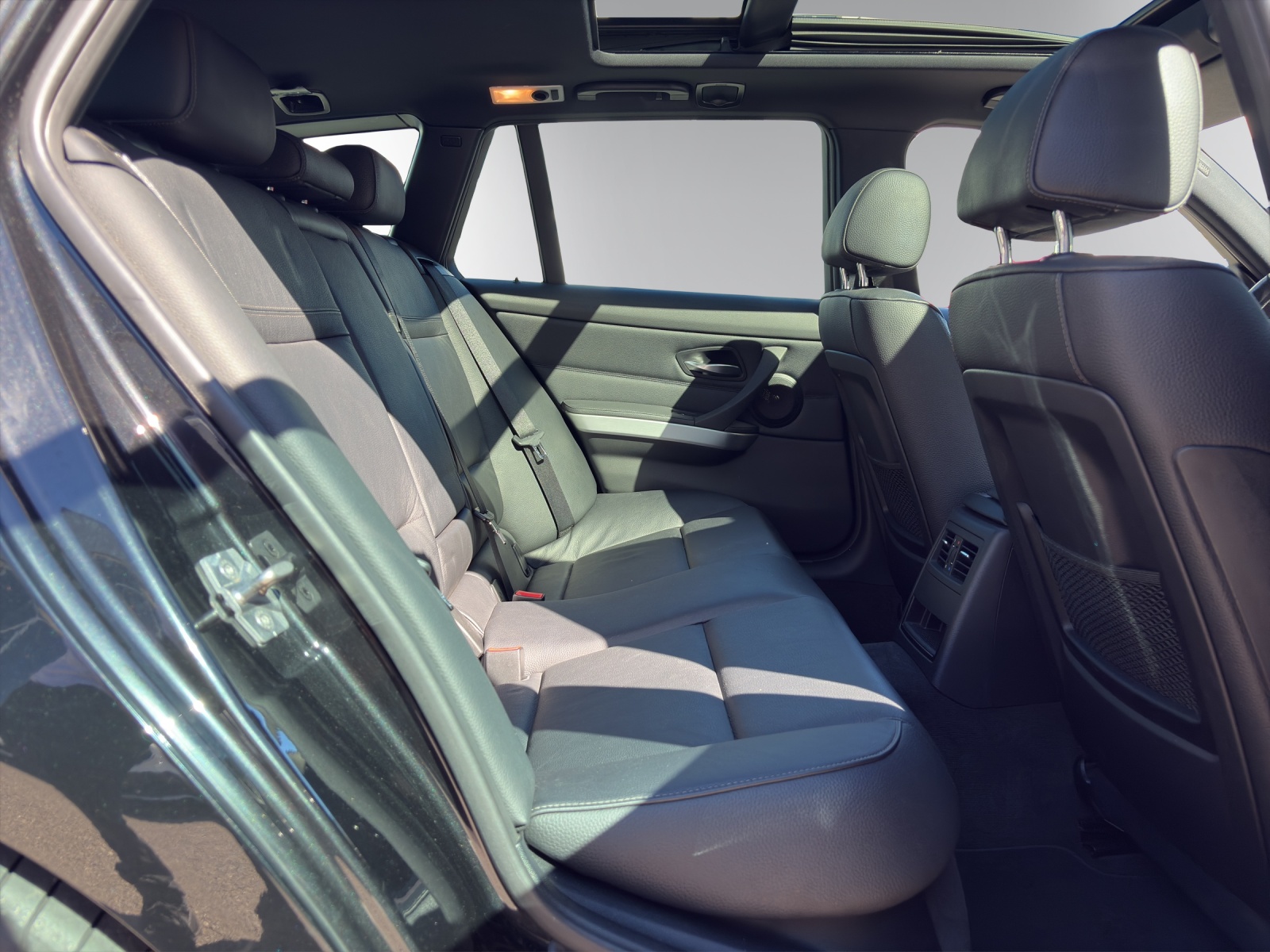 BMW 335i xDrive Touring | Panorama | AHK | Kistler Auspuff | MTS Gewindefahrwerk-image-11