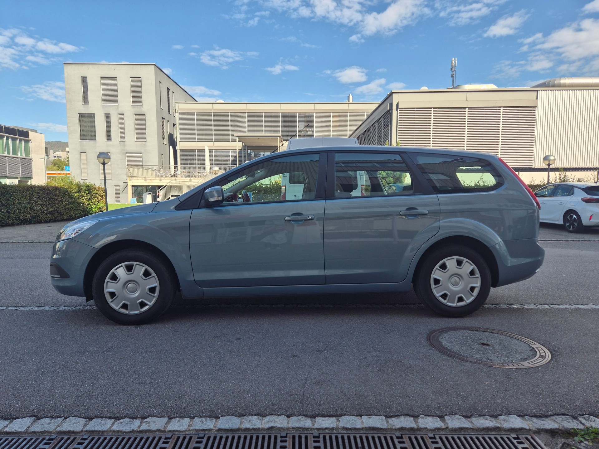 FORD Focus 1.6i VCT Carving-image-0