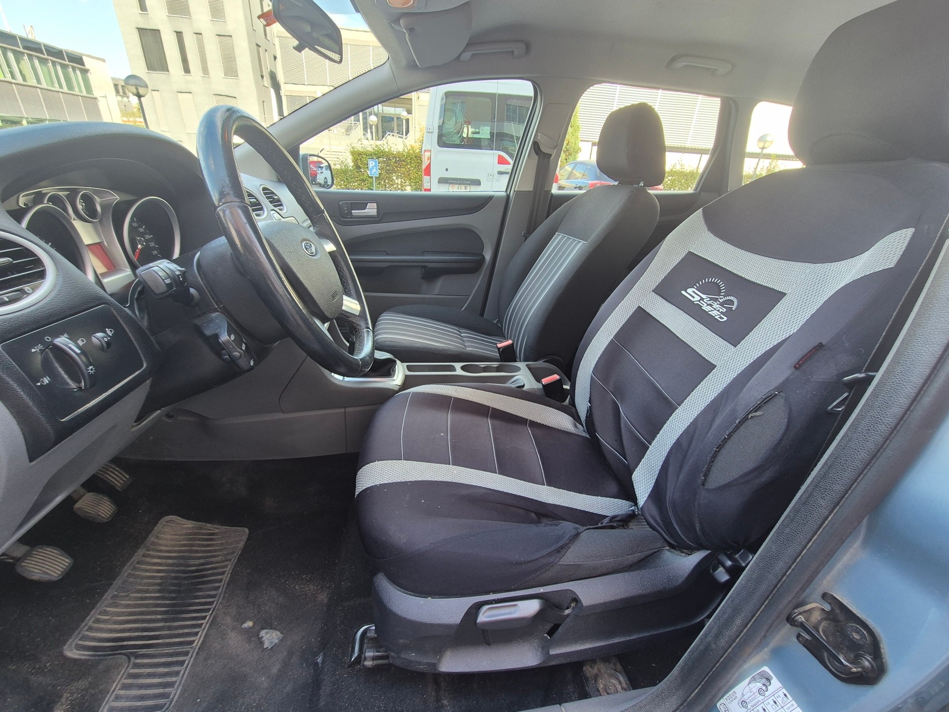 FORD Focus 1.6i VCT Carving-image-7