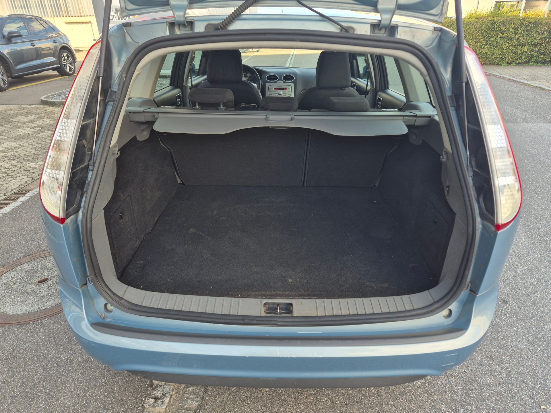 FORD Focus 1.6i VCT Carving-image-4