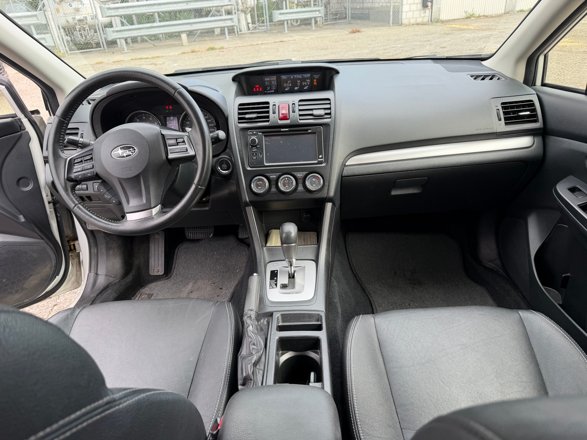 SUBARU XV 2.0 Swiss Three AWD CVT-image-10