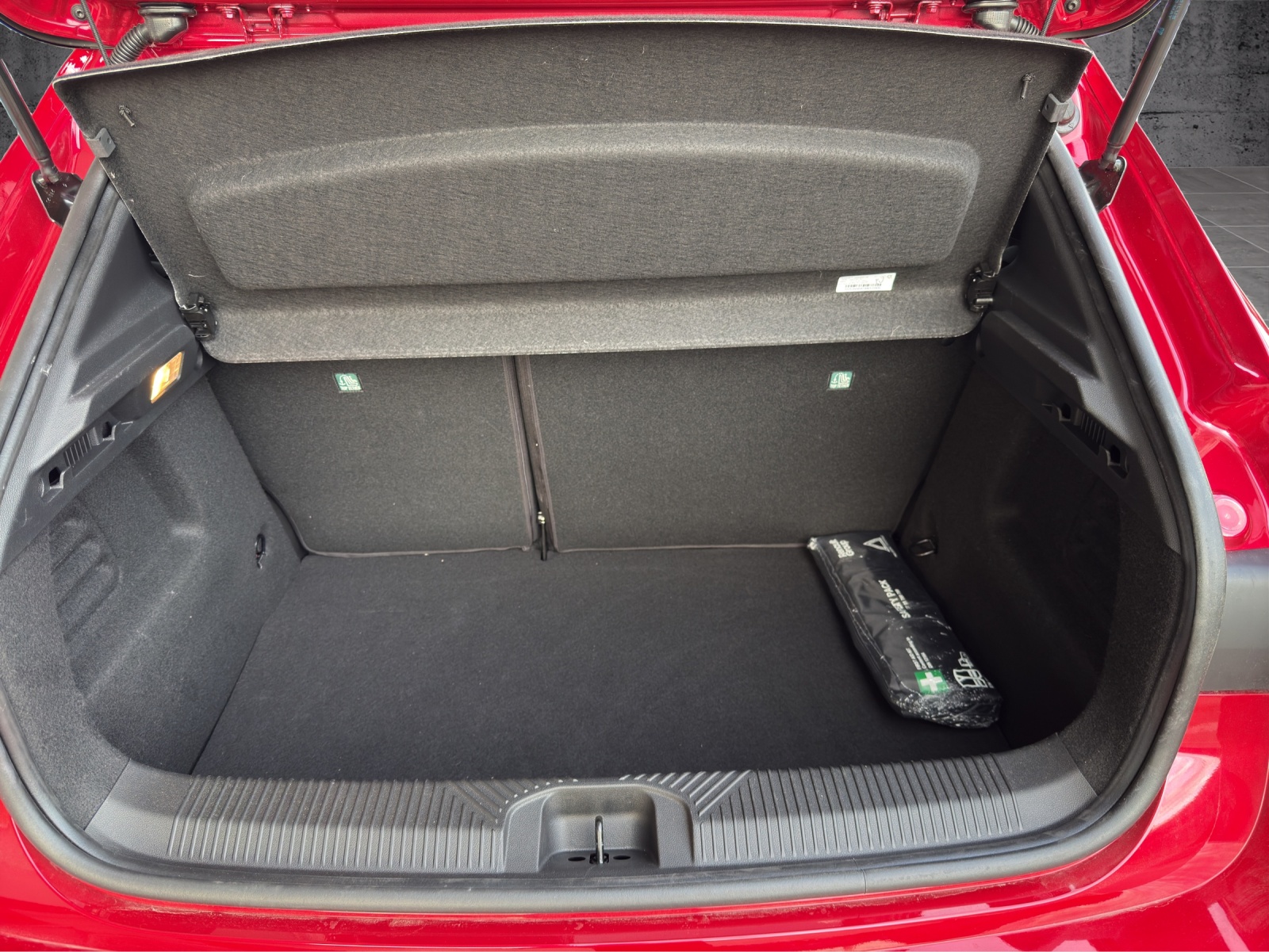RENAULT Clio 1.8 E-Tech Techno-image-8