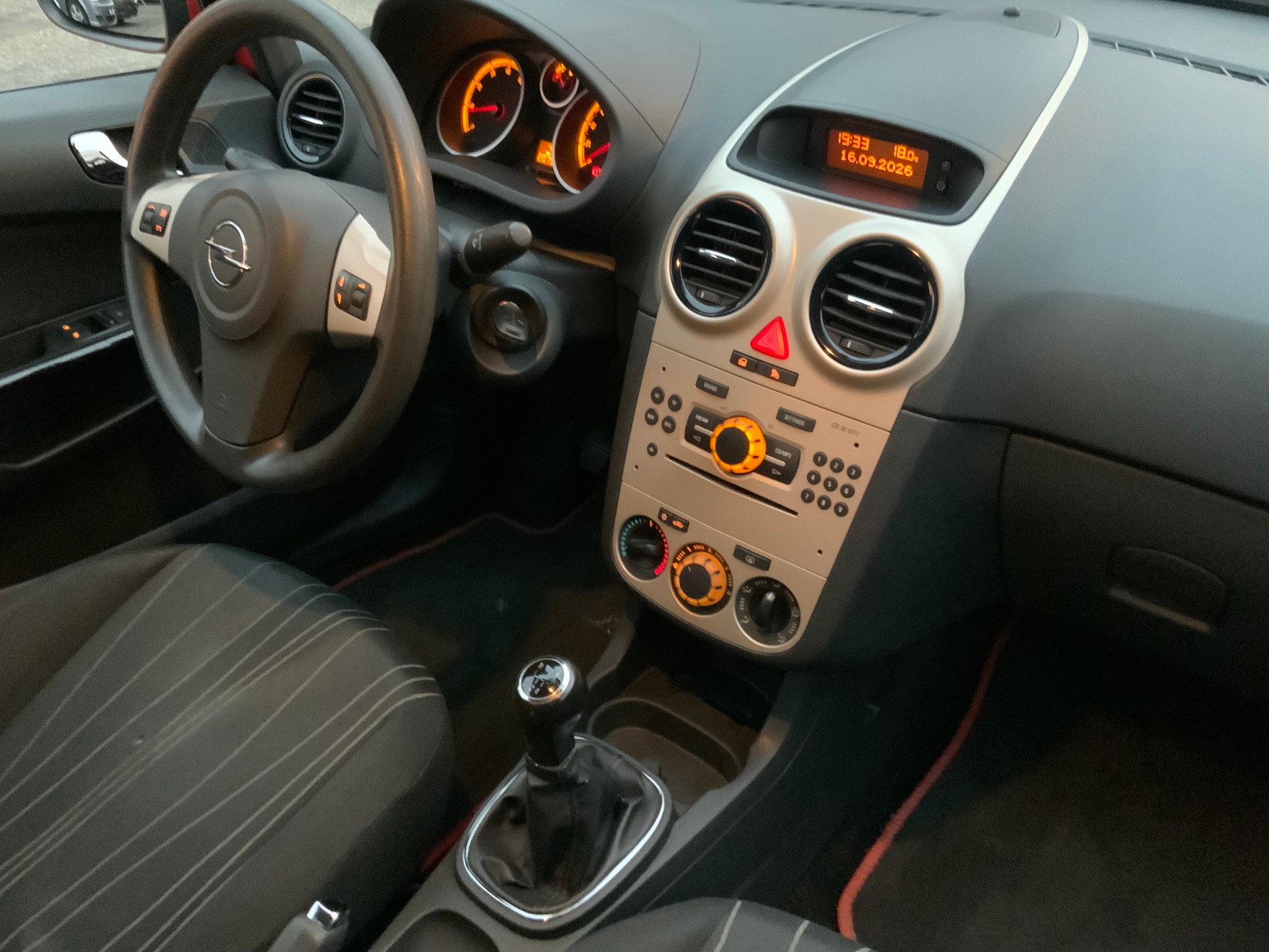 OPEL Corsa 1.4 TP Sport-image-10