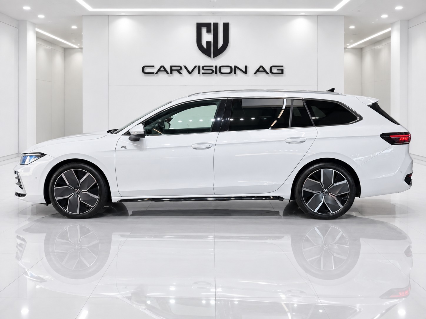 VW Passat Variant 2.0 TDI evo R-Line DSG * Head-Up Display * Massagesitz *-image-3