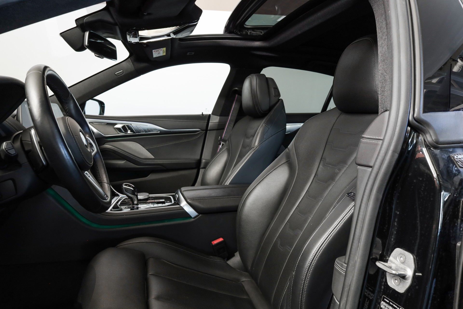 BMW 840d xDrive M Sport GranCoupé Laserlight / Toit panoramique / Jantes M 20"-image-9