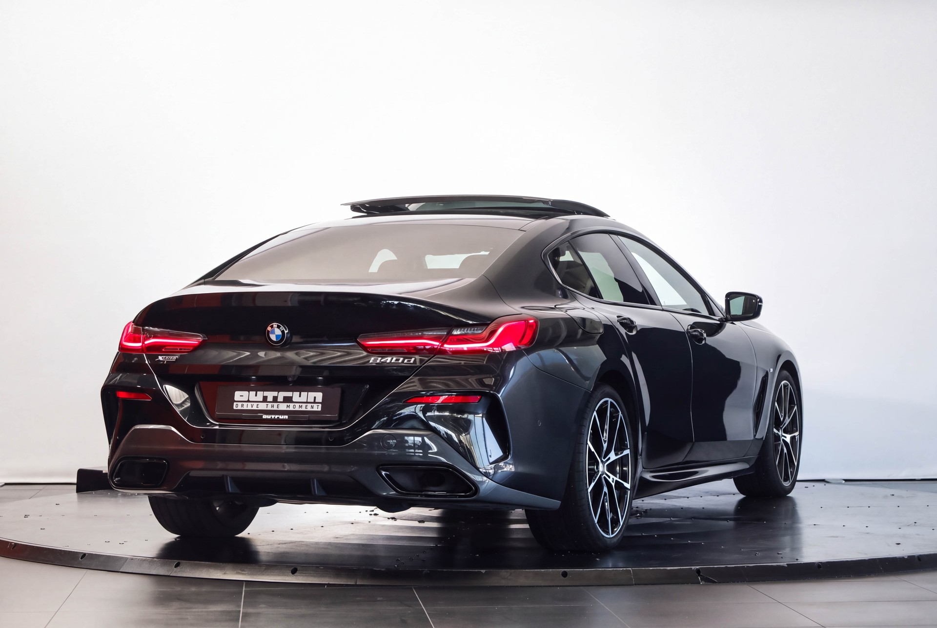 BMW 840d xDrive M Sport GranCoupé Laserlight / Toit panoramique / Jantes M 20"-image-5