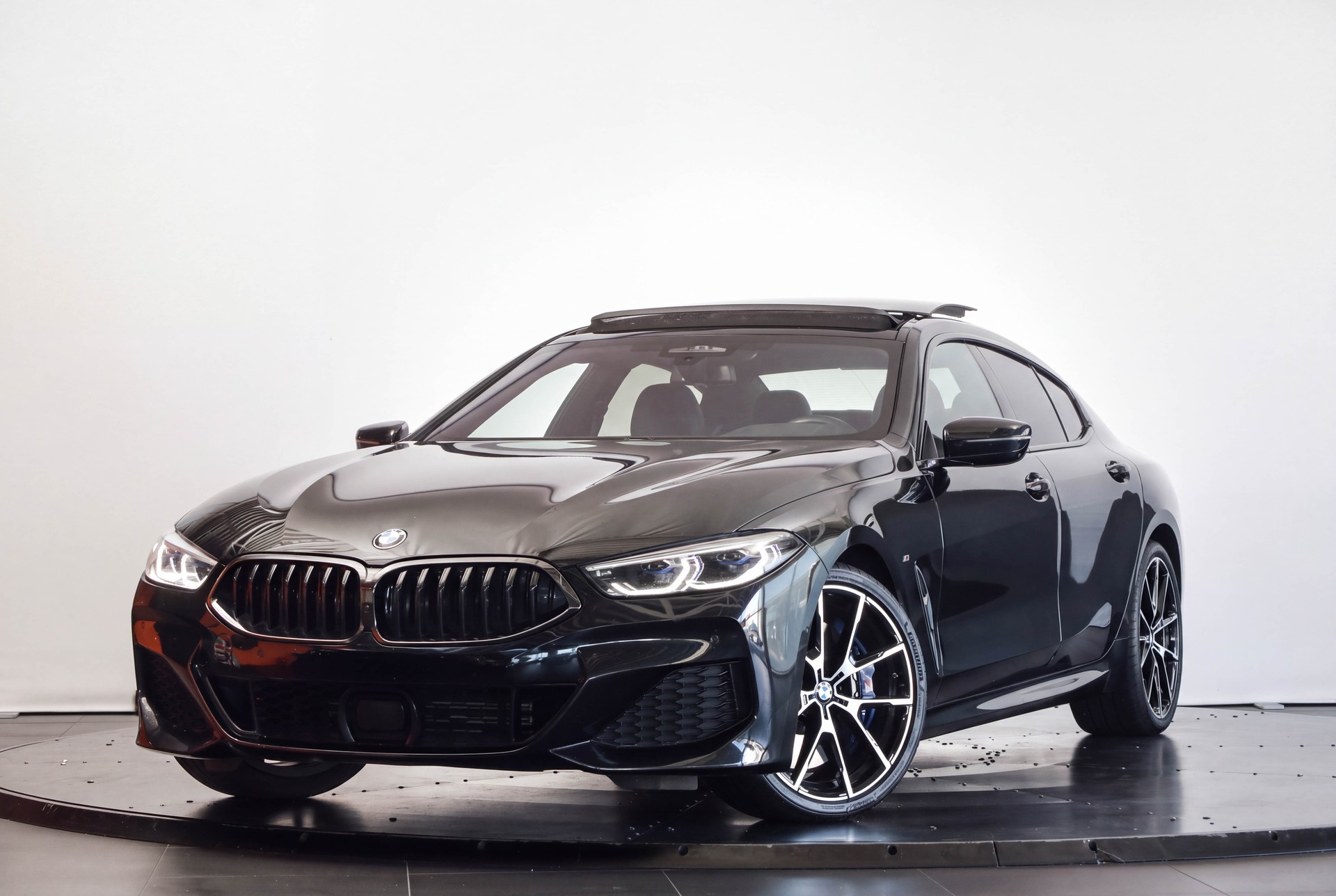 BMW 840d xDrive M Sport GranCoupé Laserlight / Toit panoramique / Jantes M 20"-image-3
