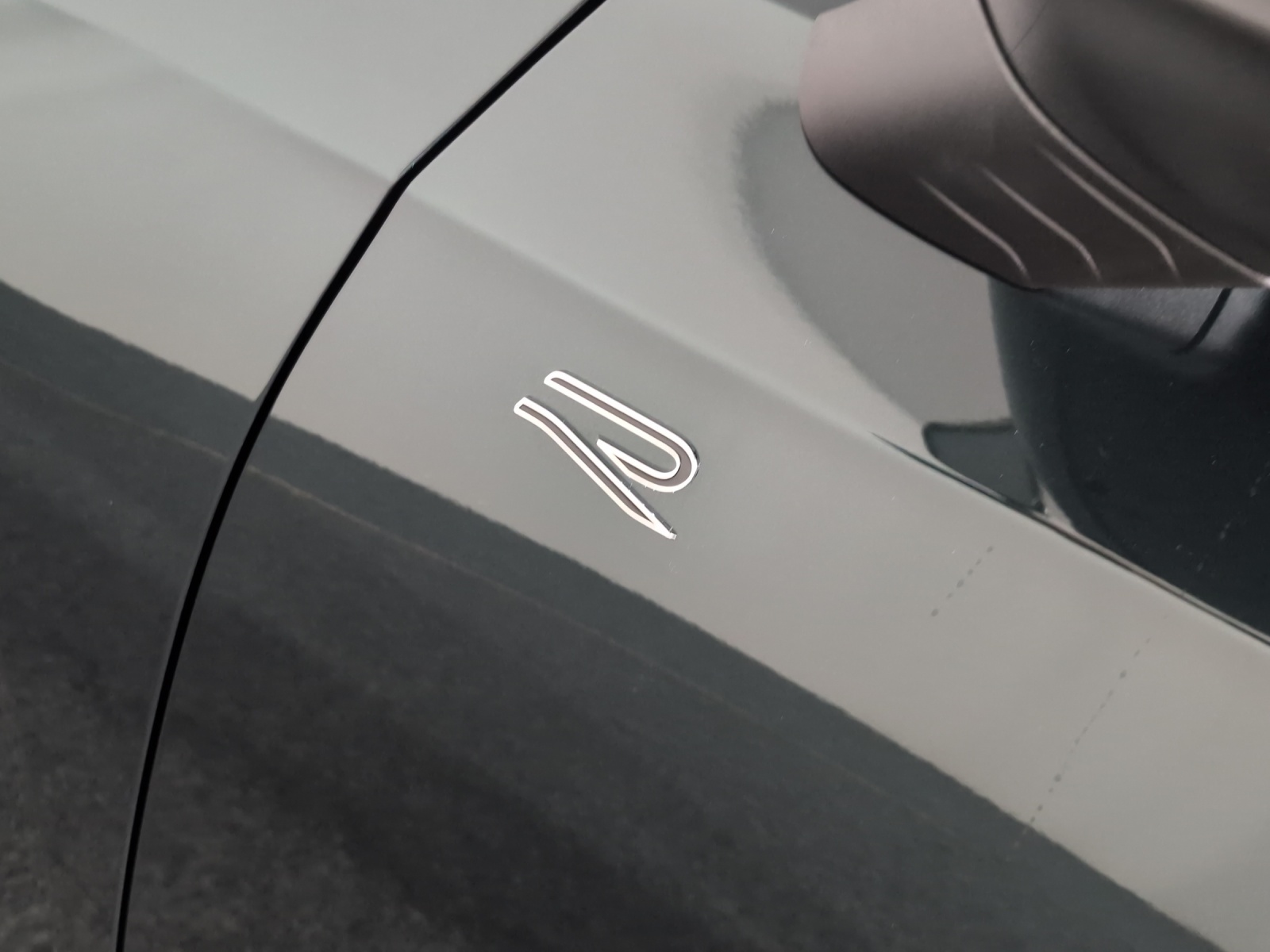 VW Golf 2.0 TSI R-Line DSG 4 Motion-image-5