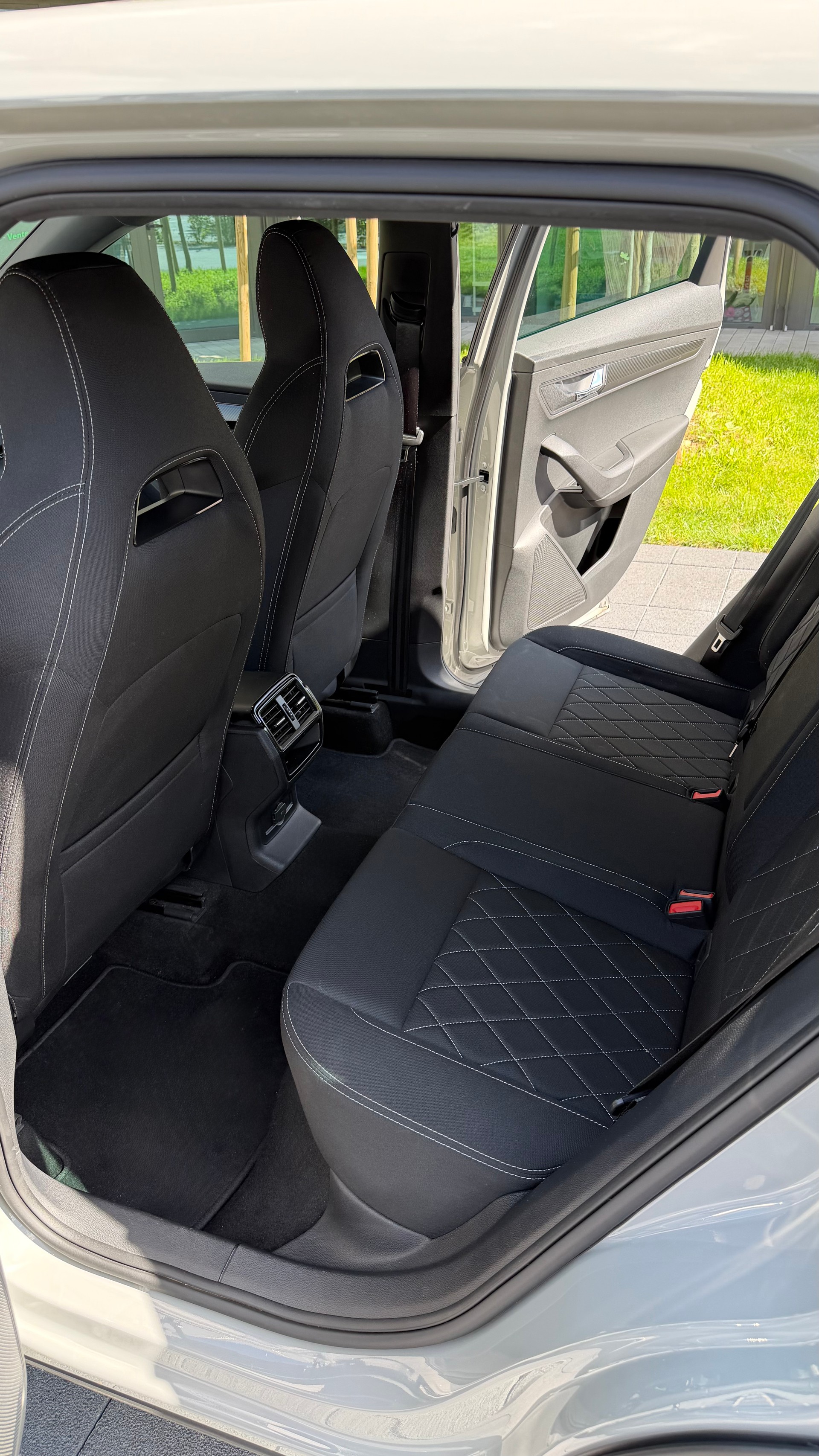 SKODA 1.5 TSI SportLine DSG (avec garantie)-image-4