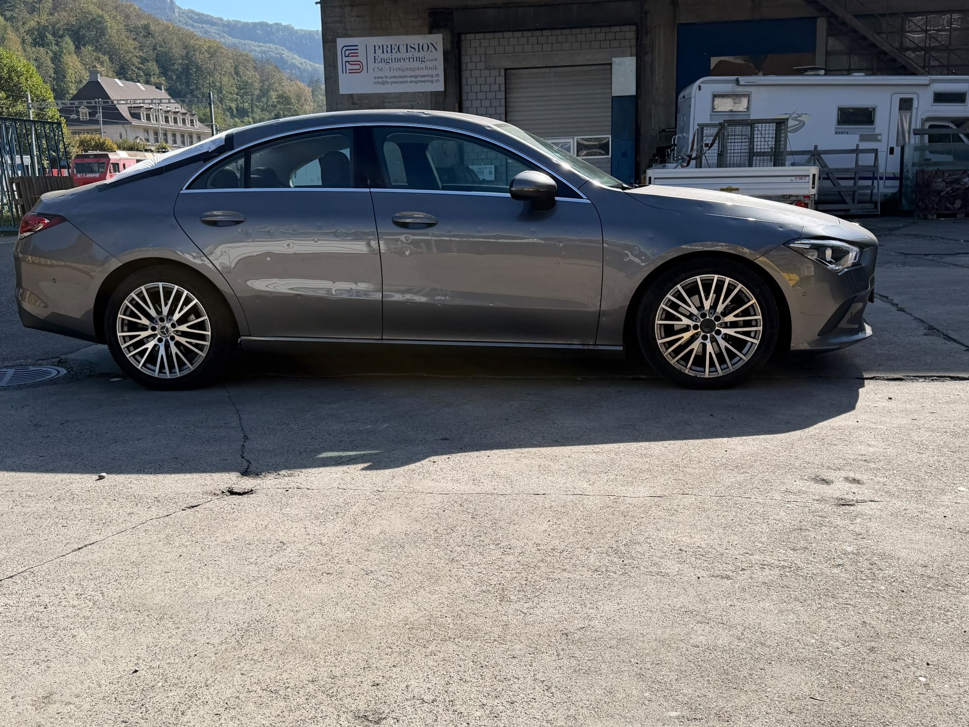 MERCEDES-BENZ CLA 200 Progressive 7G-DCT-image-4