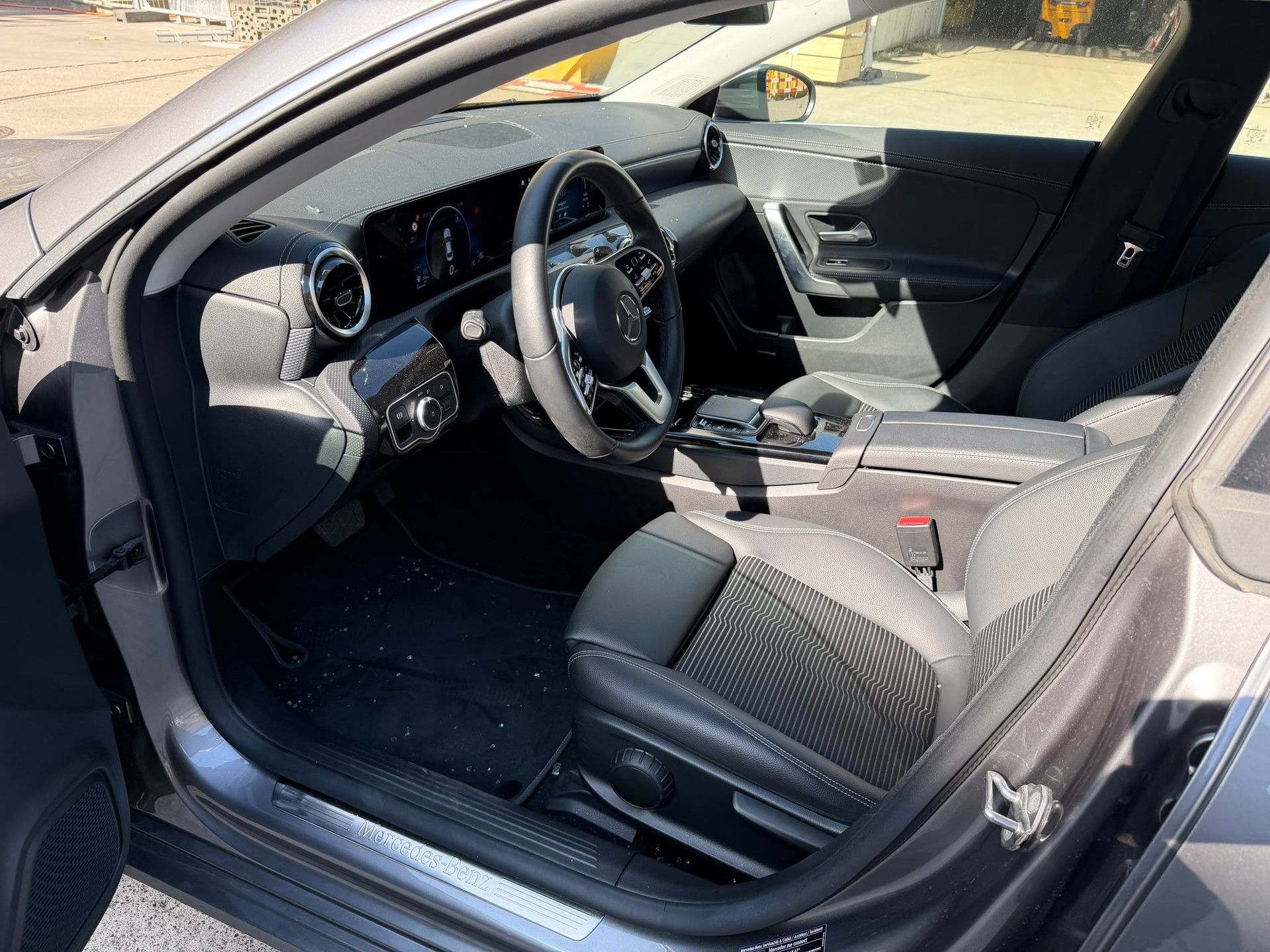 MERCEDES-BENZ CLA 200 Progressive 7G-DCT-image-7