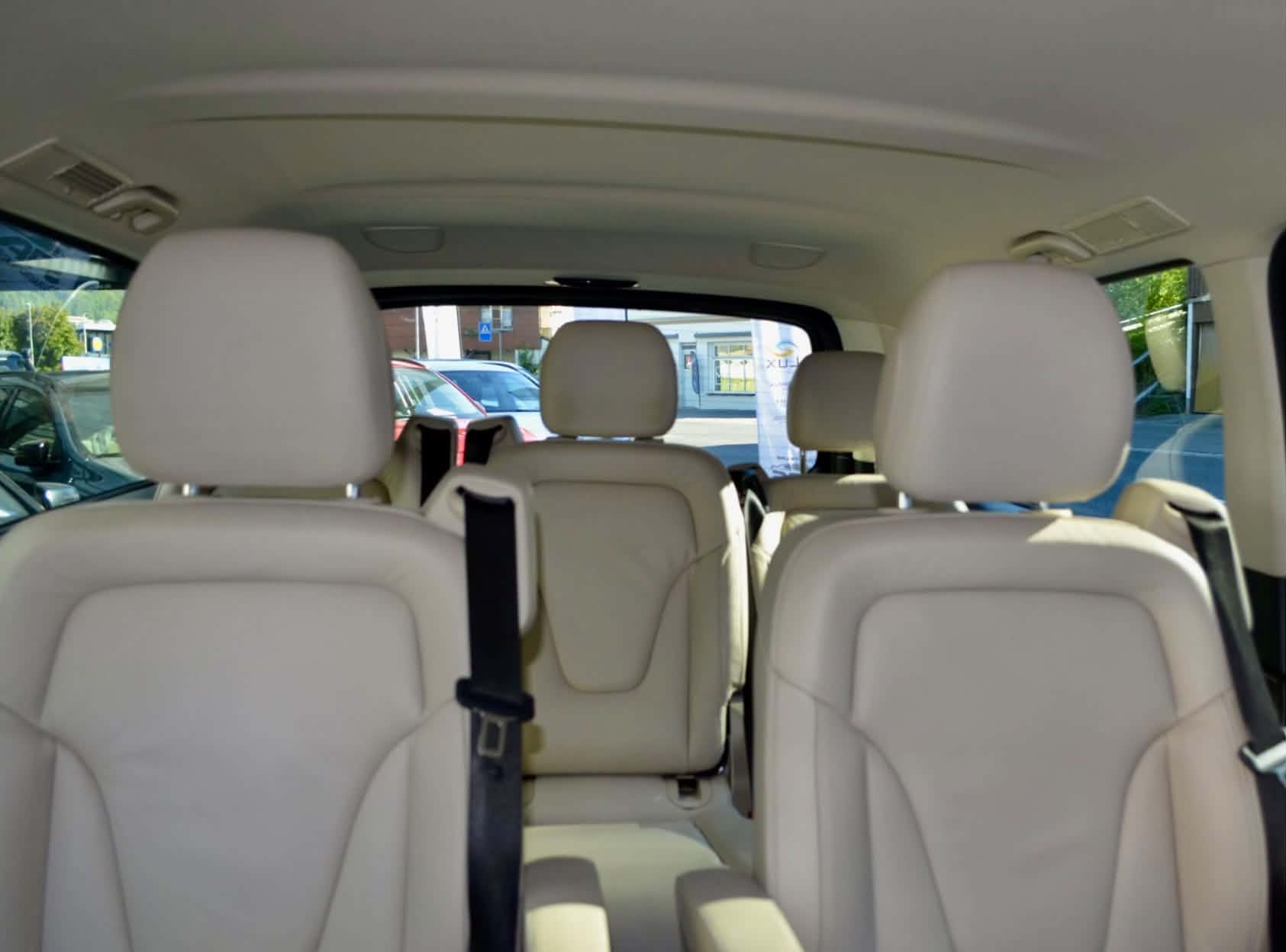 MERCEDES-BENZ V 250 d lang 4Matic 7G-Tronic-image-12