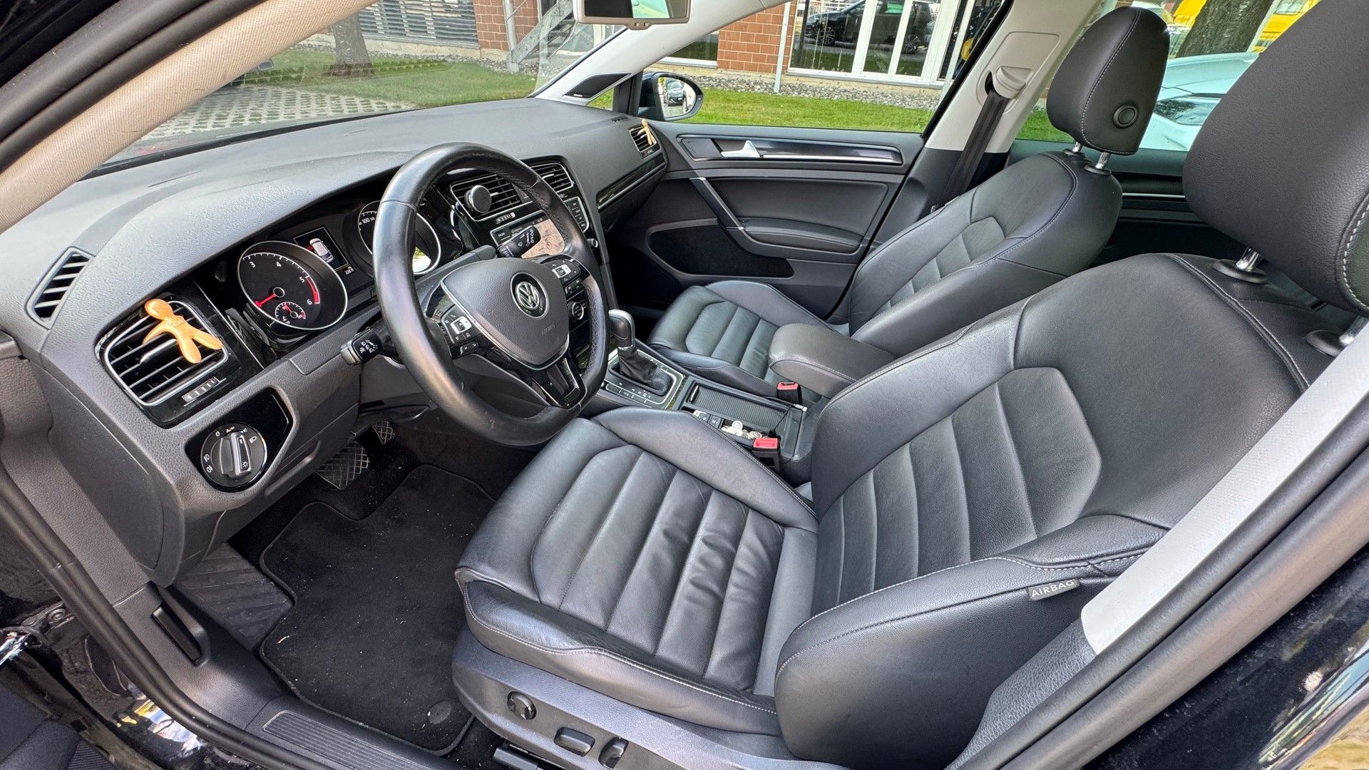 VW Golf 2.0 TDI Edition 40 DSG-image-5