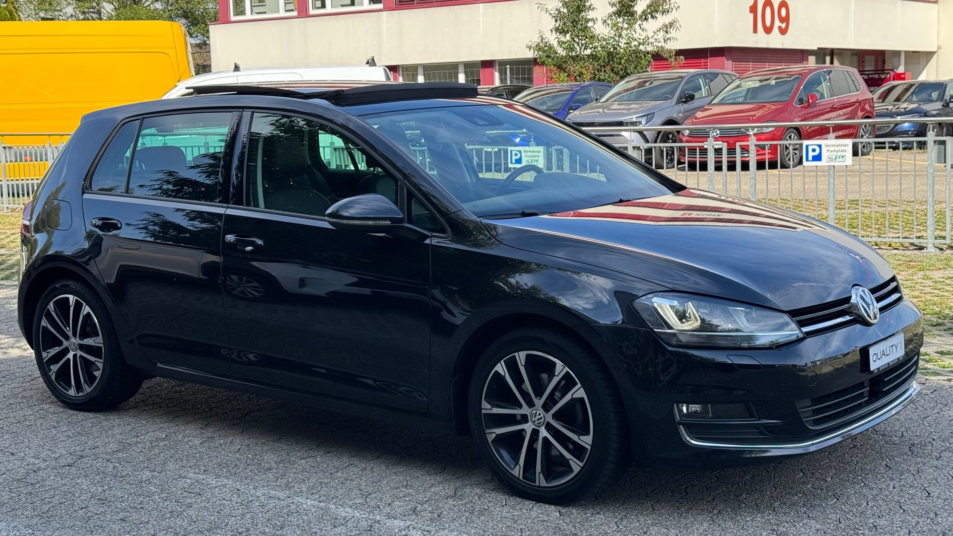VW Golf 2.0 TDI Edition 40 DSG-image-2