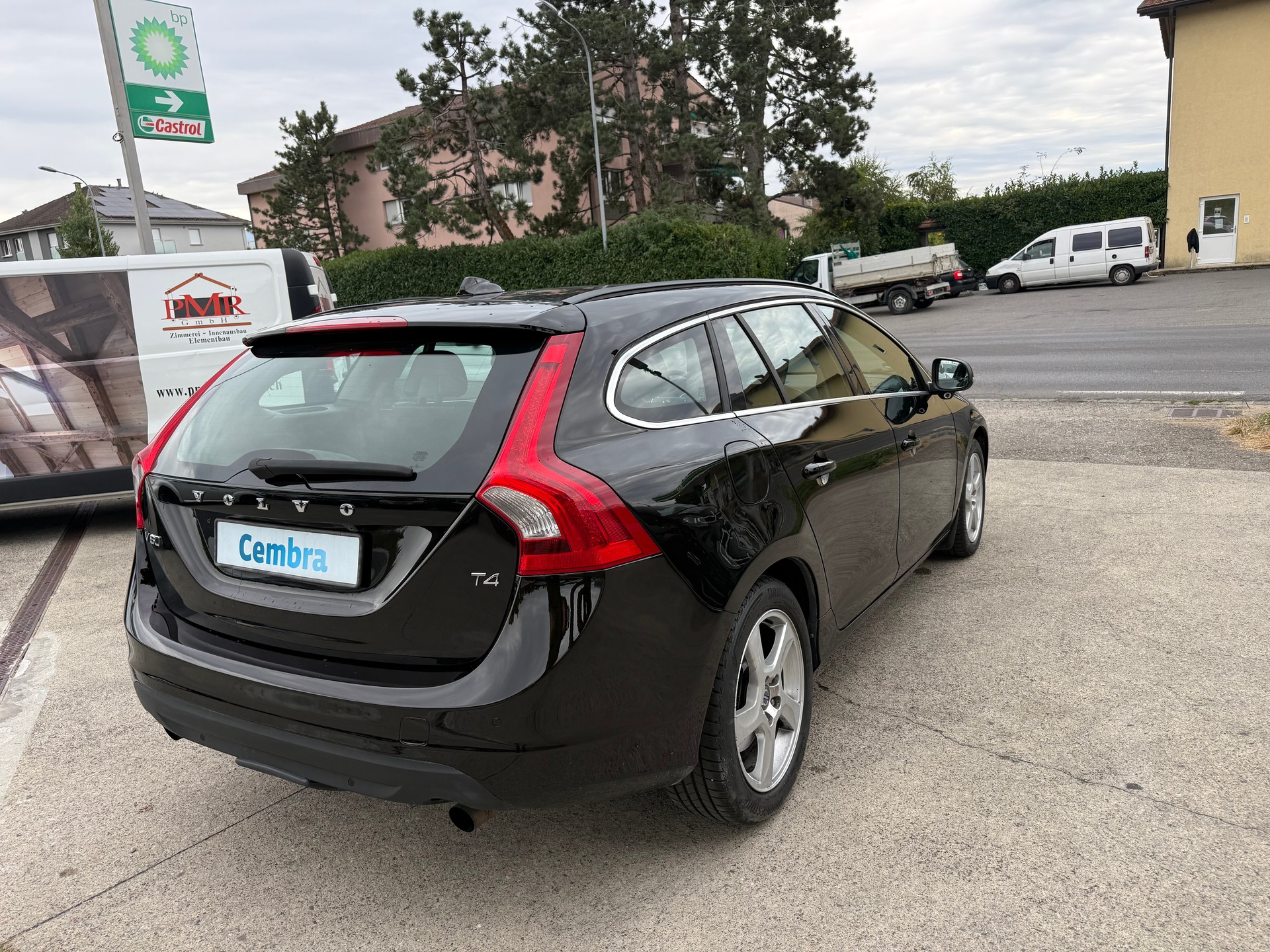 VOLVO V60 T4 Momentum Powershift-image-6