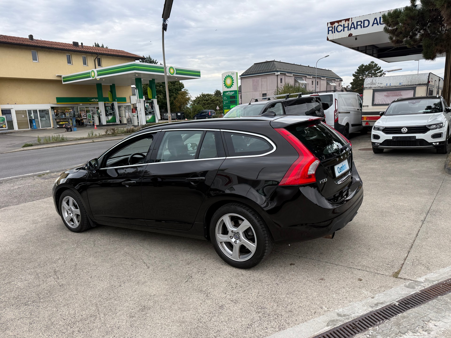 VOLVO V60 T4 Momentum Powershift-image-11