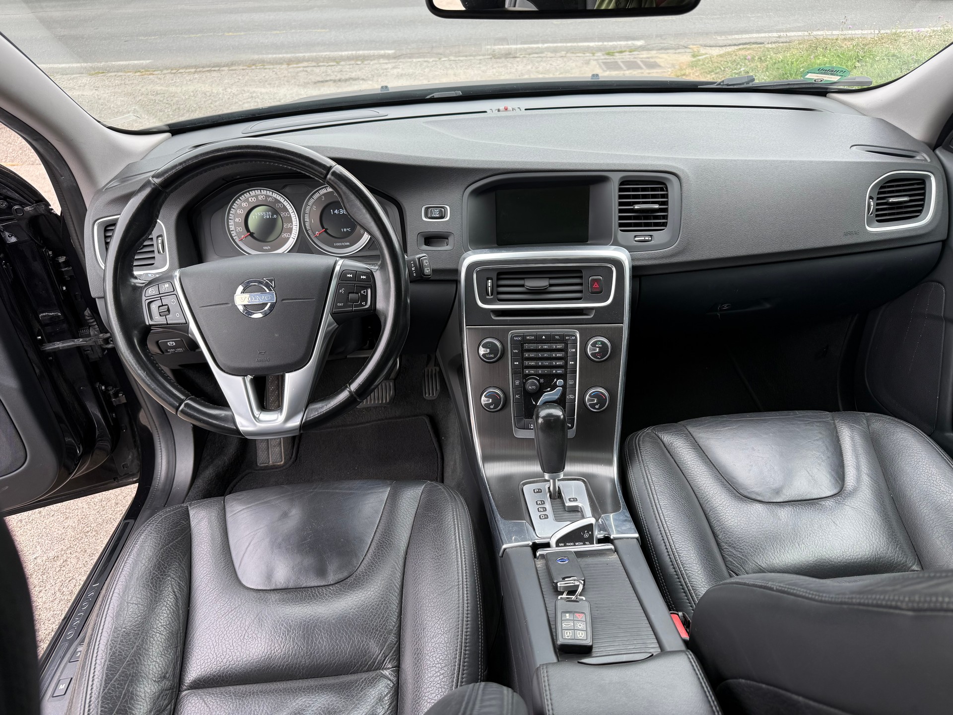 VOLVO V60 T4 Momentum Powershift-image-13