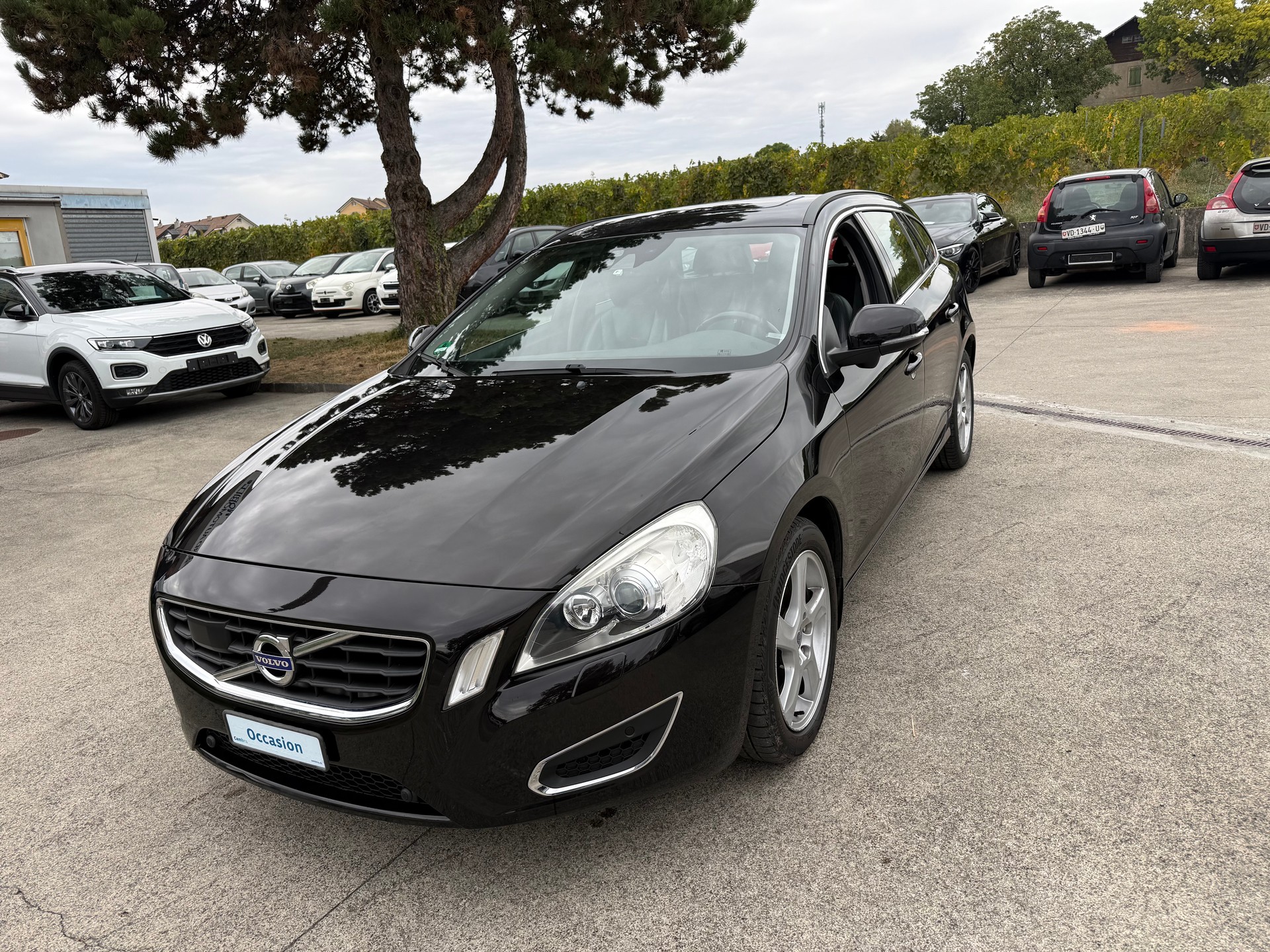 VOLVO V60 T4 Momentum Powershift-image-2