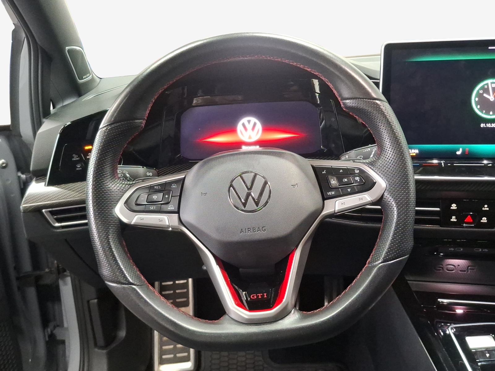 VW Golf 2.0 TSI GTI Clubsport DSG-image-9