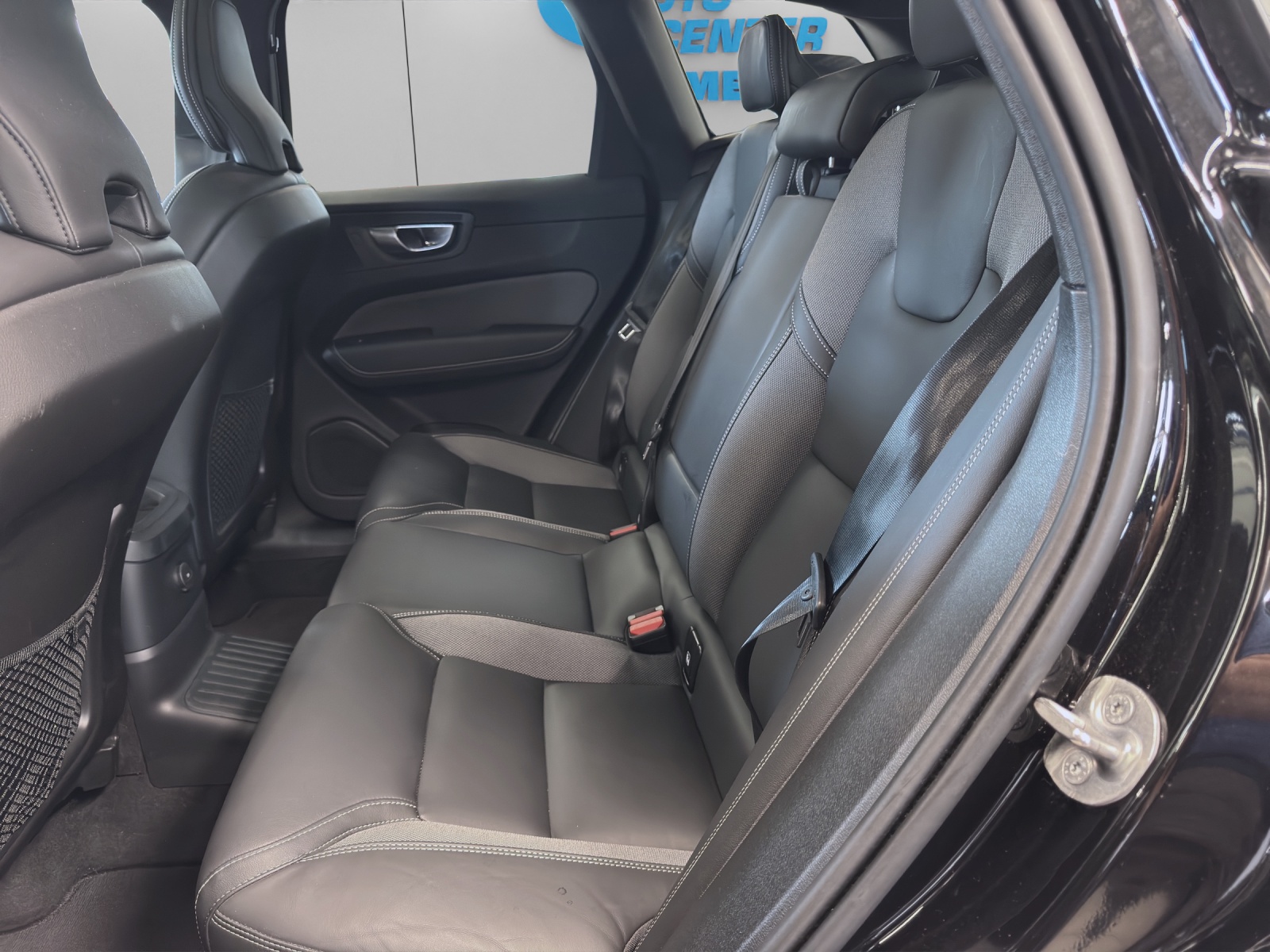 VOLVO XC60 2.0 T8 TE XCENTRIC Black Edition eAWD-image-13