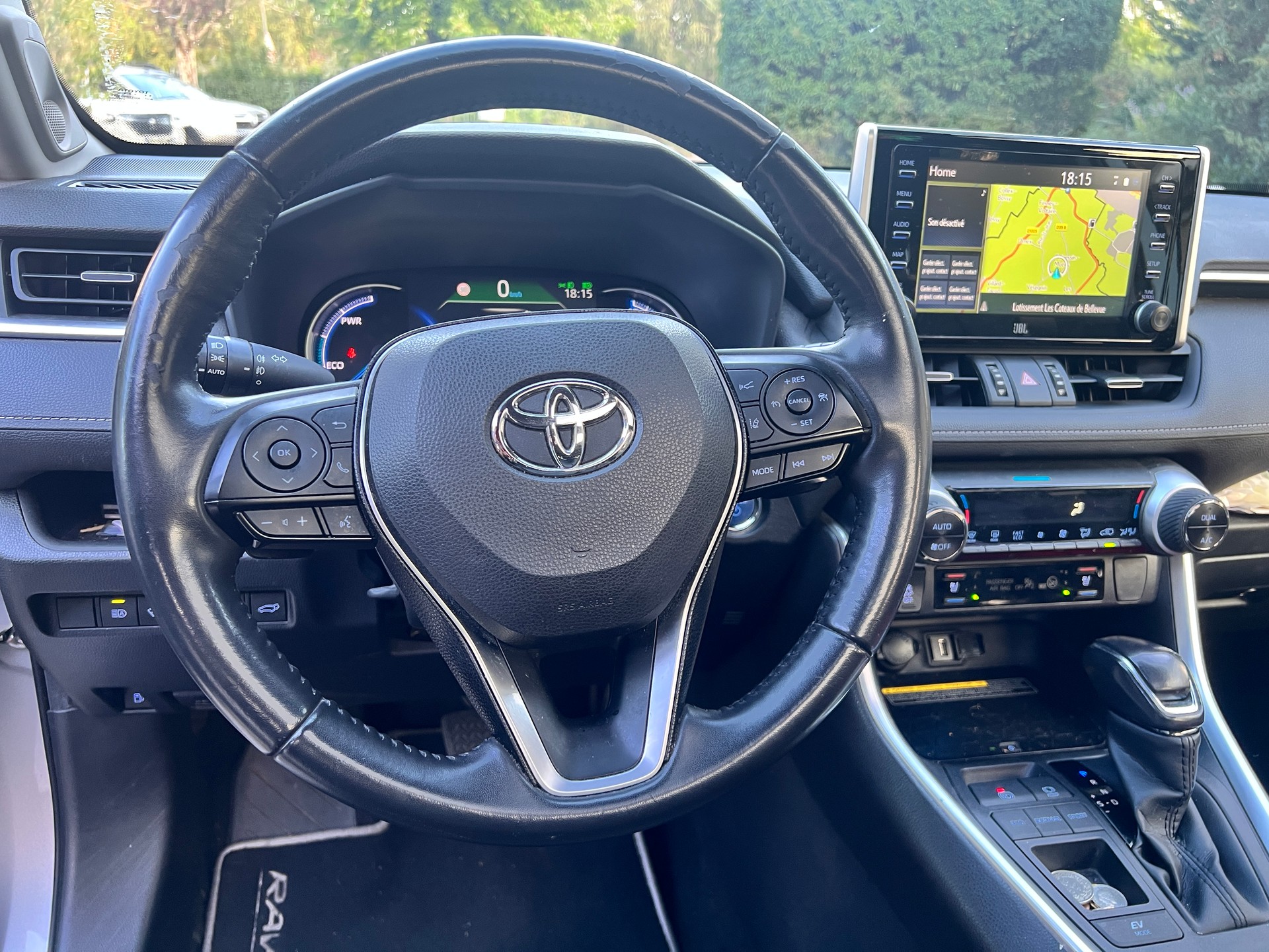 TOYOTA 2.5 HEV Premium FWD-image-5