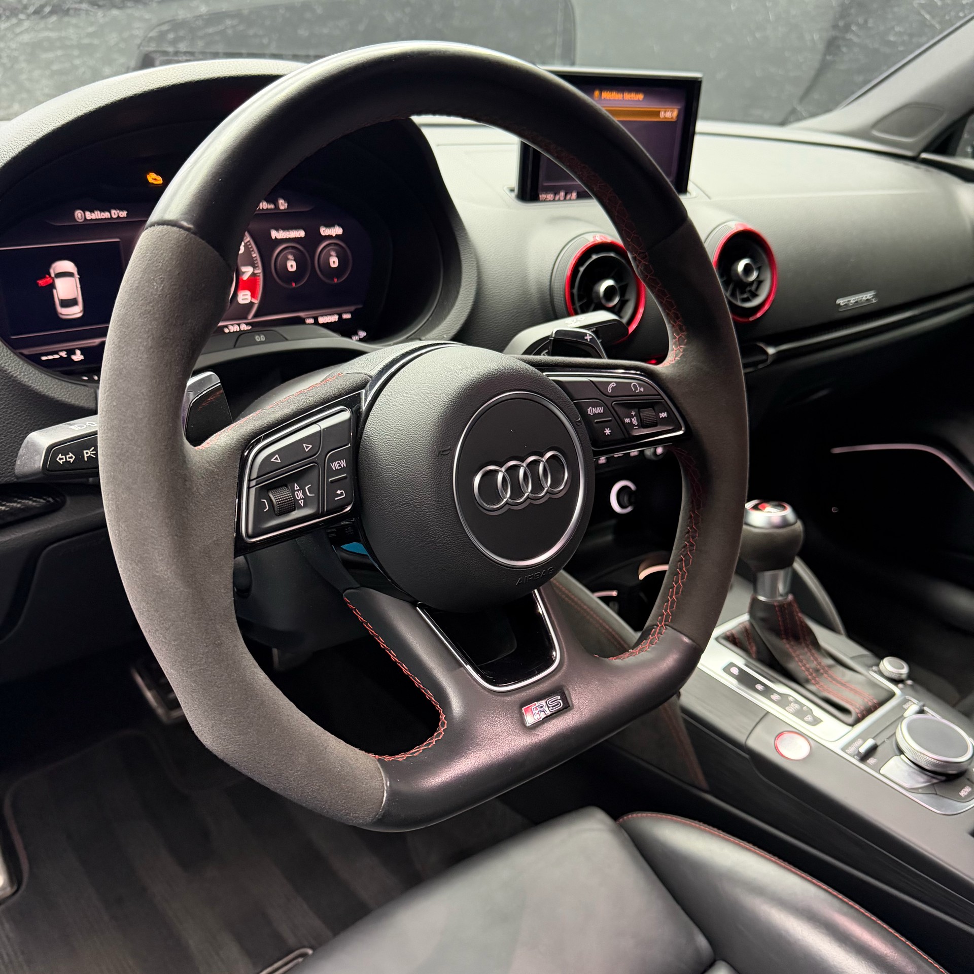 AUDI RS3 Limousine 2.5 TSI quattro S-tronic-image-11