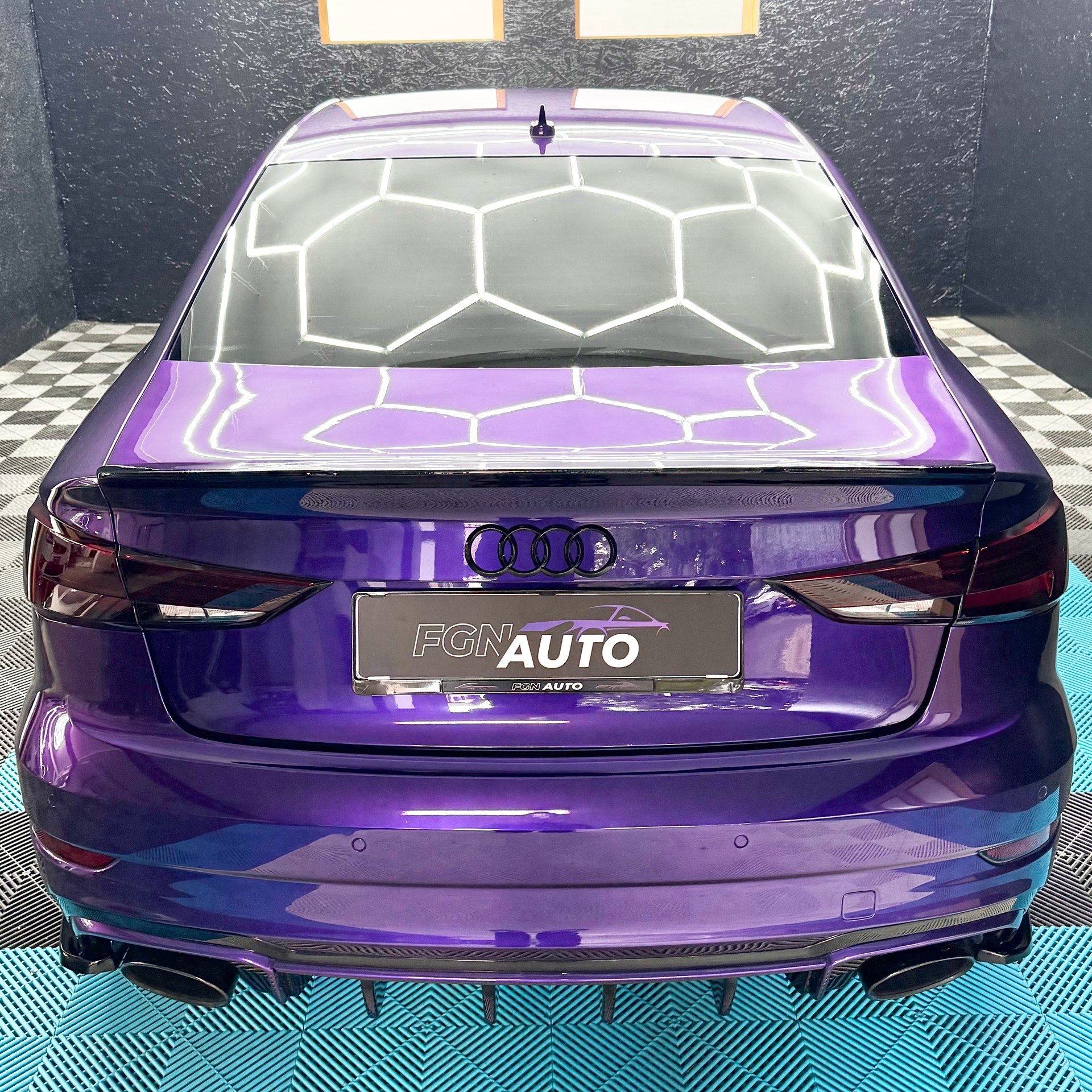 AUDI RS3 Limousine 2.5 TSI quattro S-tronic-image-6